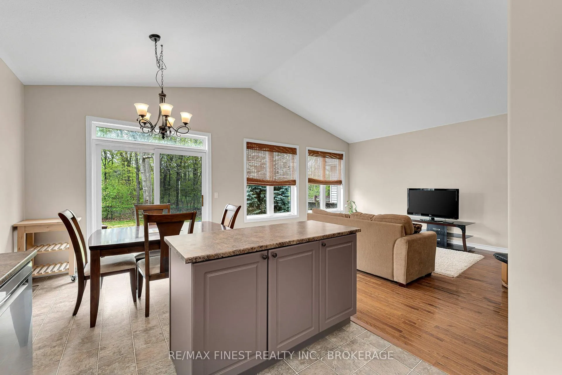 Photo 18 of 65 Schooner Drive, Kingston, Kingston East (Incl Barret Crt) — HOMEH