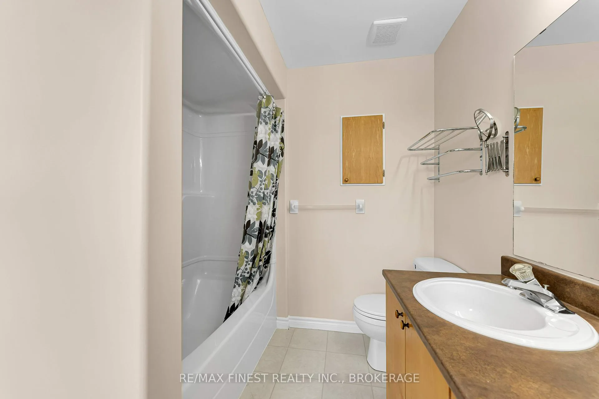 Photo 27 of 65 Schooner Drive, Kingston, Kingston East (Incl Barret Crt) — HOMEH