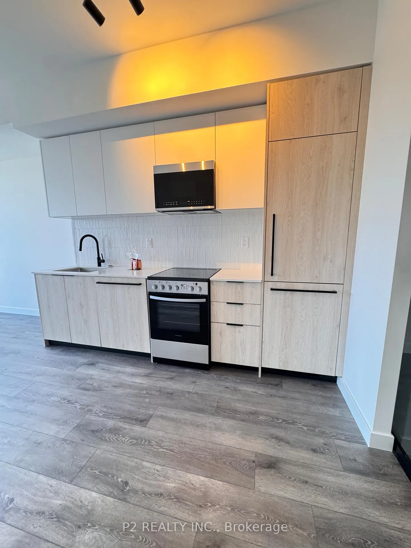Front of Unit 423, 1635 Military Trail