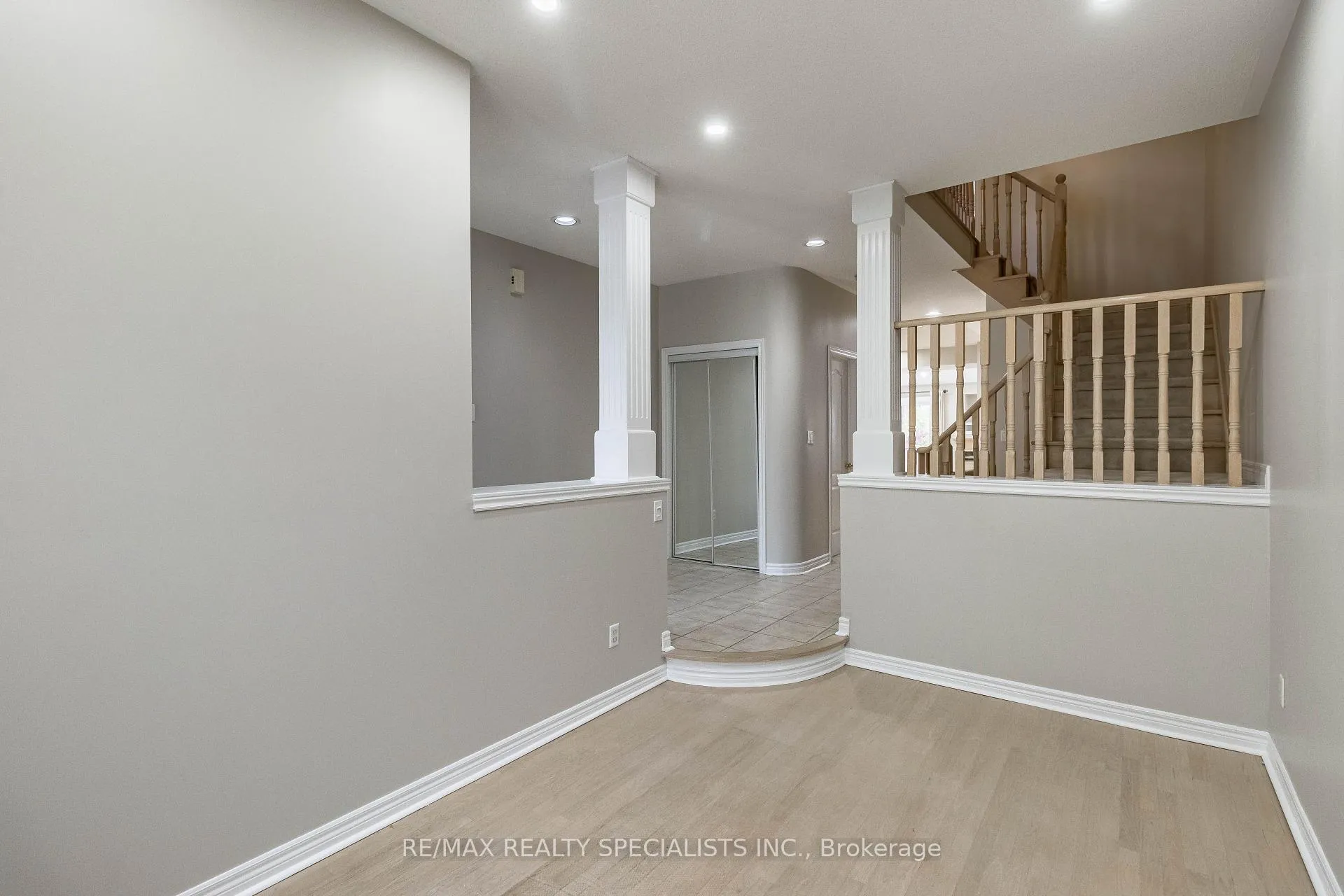 Photo 7 of 2115 Pinevalley Crescent, Oakville, Joshua Creek — HOMEH