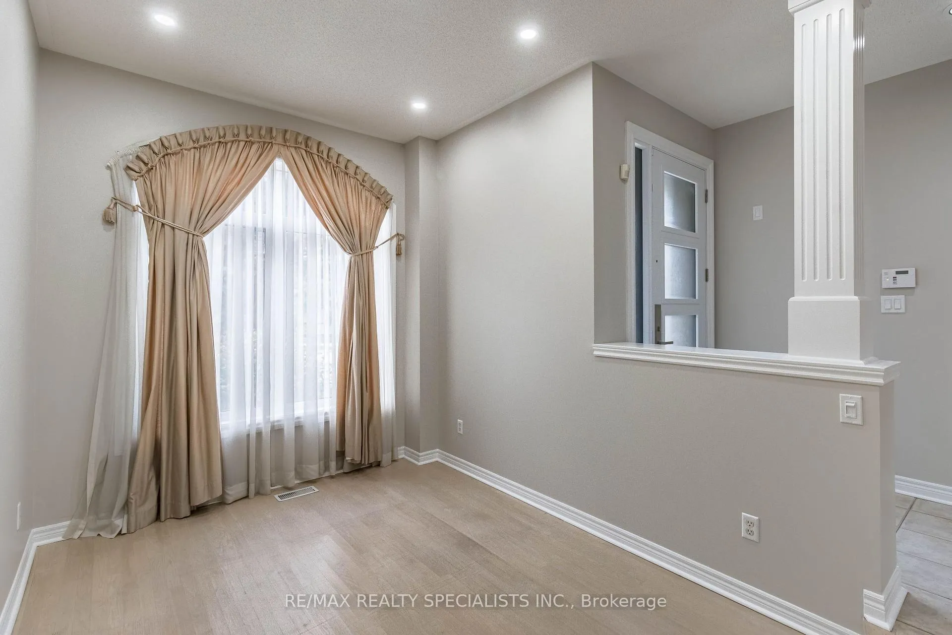 Photo 8 of 2115 Pinevalley Crescent, Oakville, Joshua Creek — HOMEH