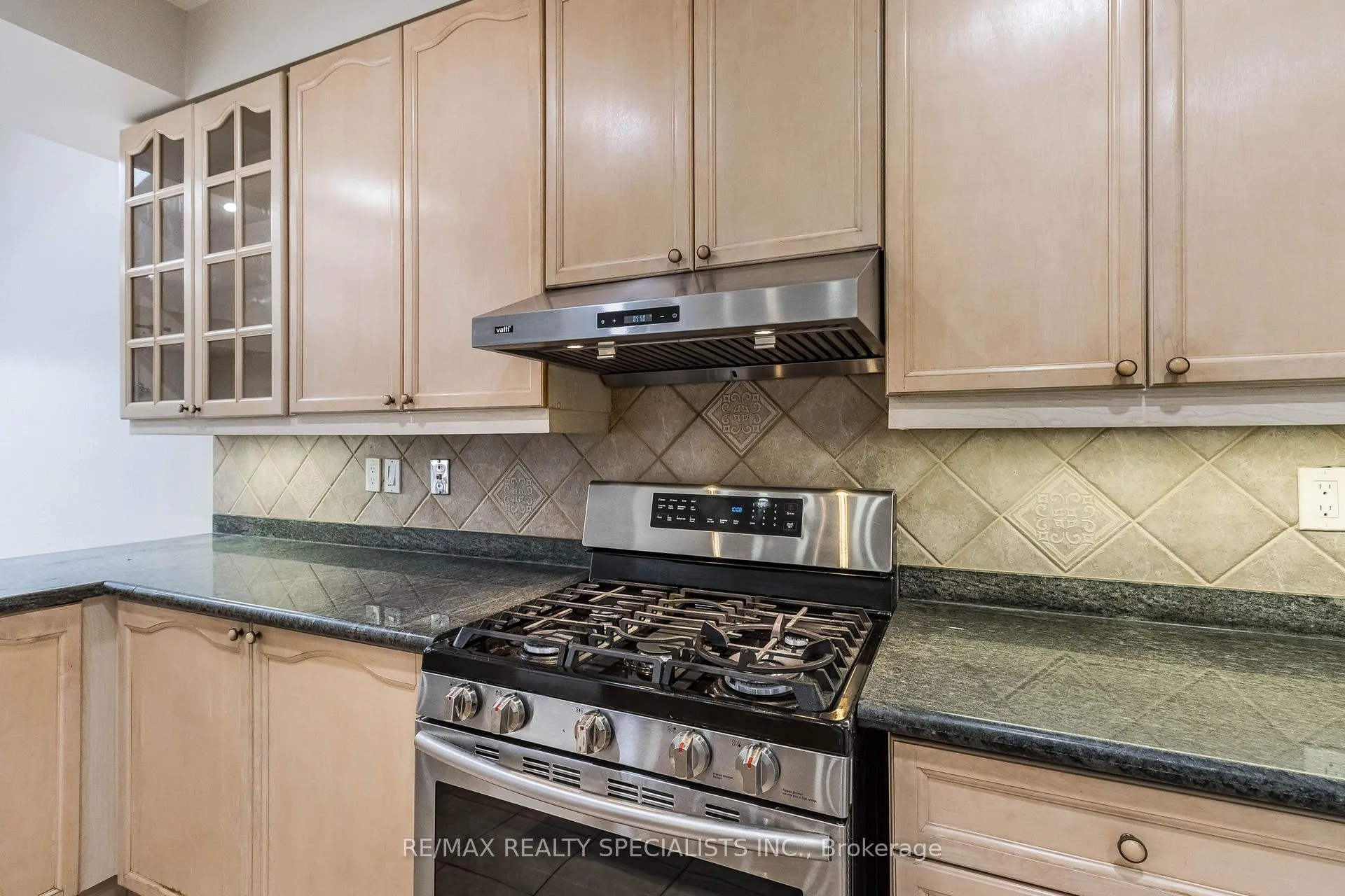 Photo 11 of 2115 Pinevalley Crescent, Oakville, Joshua Creek — HOMEH