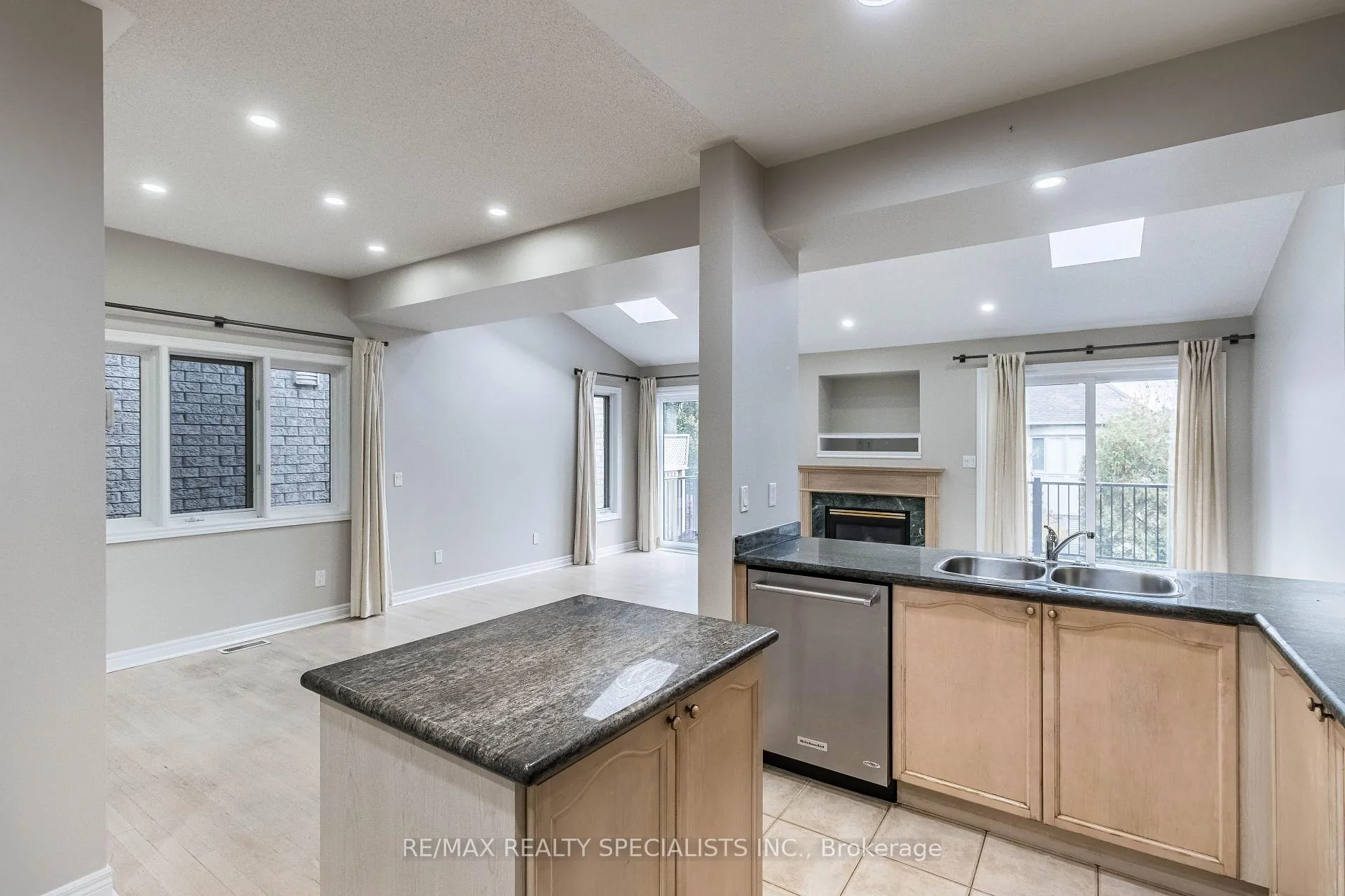 Photo 13 of 2115 Pinevalley Crescent, Oakville, Joshua Creek — HOMEH
