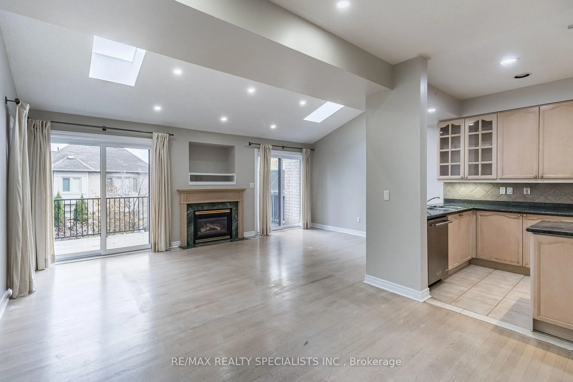 Photo 14 of 2115 Pinevalley Crescent, Oakville, Joshua Creek — HOMEH