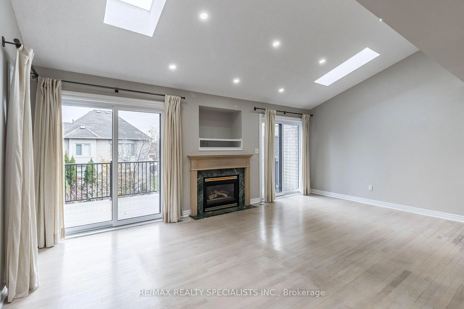 Photo 15 of 2115 Pinevalley Crescent, Oakville, Joshua Creek — HOMEH