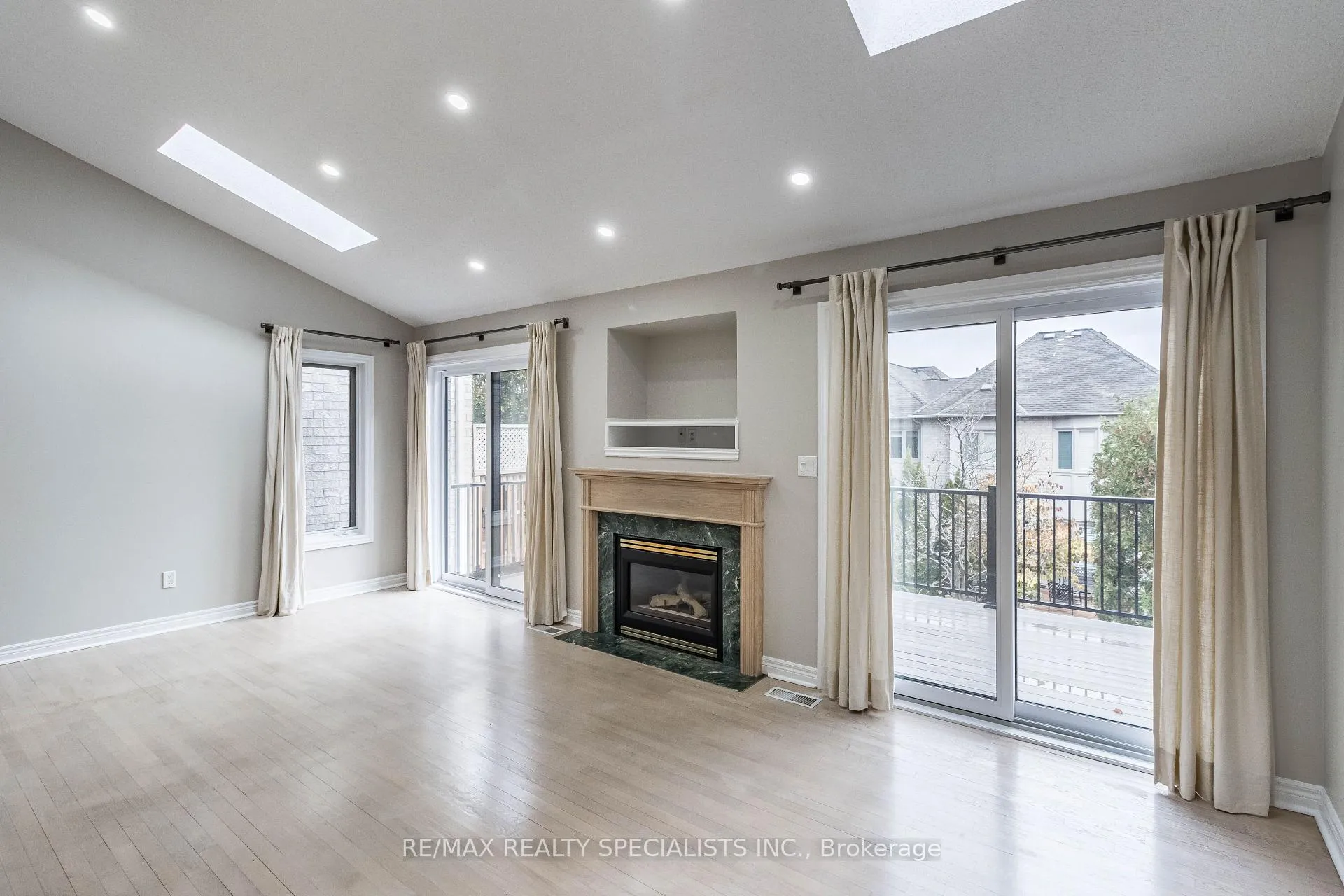 Photo 16 of 2115 Pinevalley Crescent, Oakville, Joshua Creek — HOMEH
