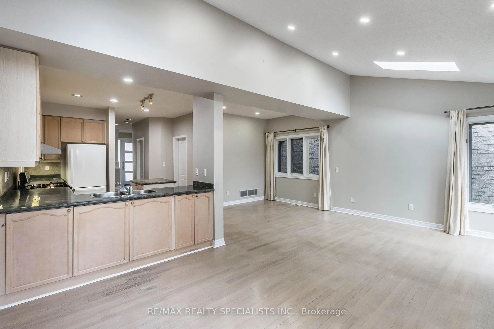 Photo 17 of 2115 Pinevalley Crescent, Oakville, Joshua Creek — HOMEH
