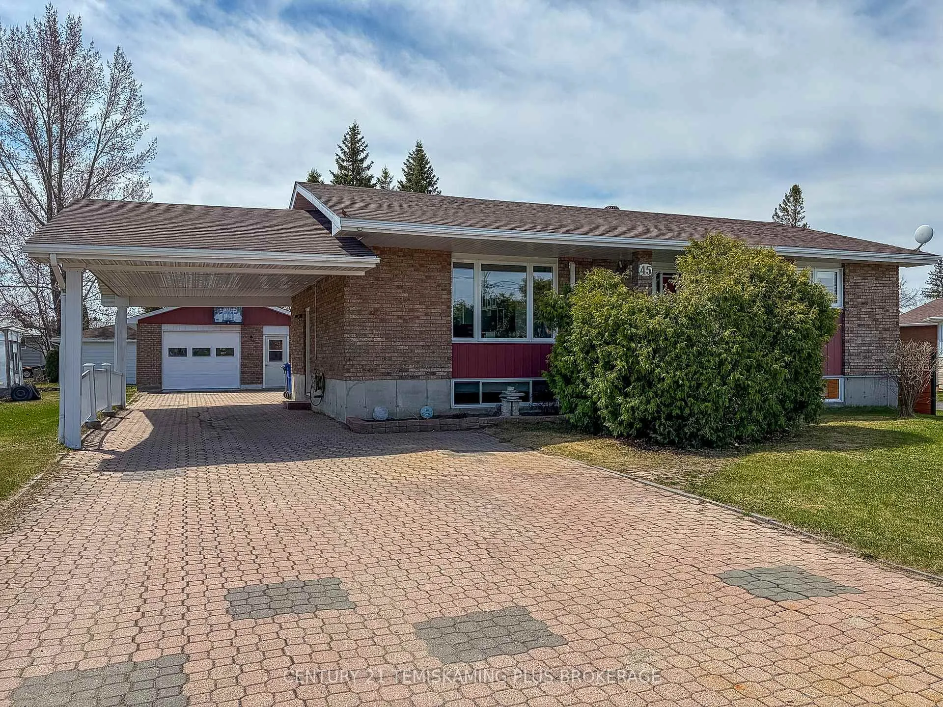 Photo 1 of 45 Twelfth Street E, Armstrong, Earlton — HOMEH