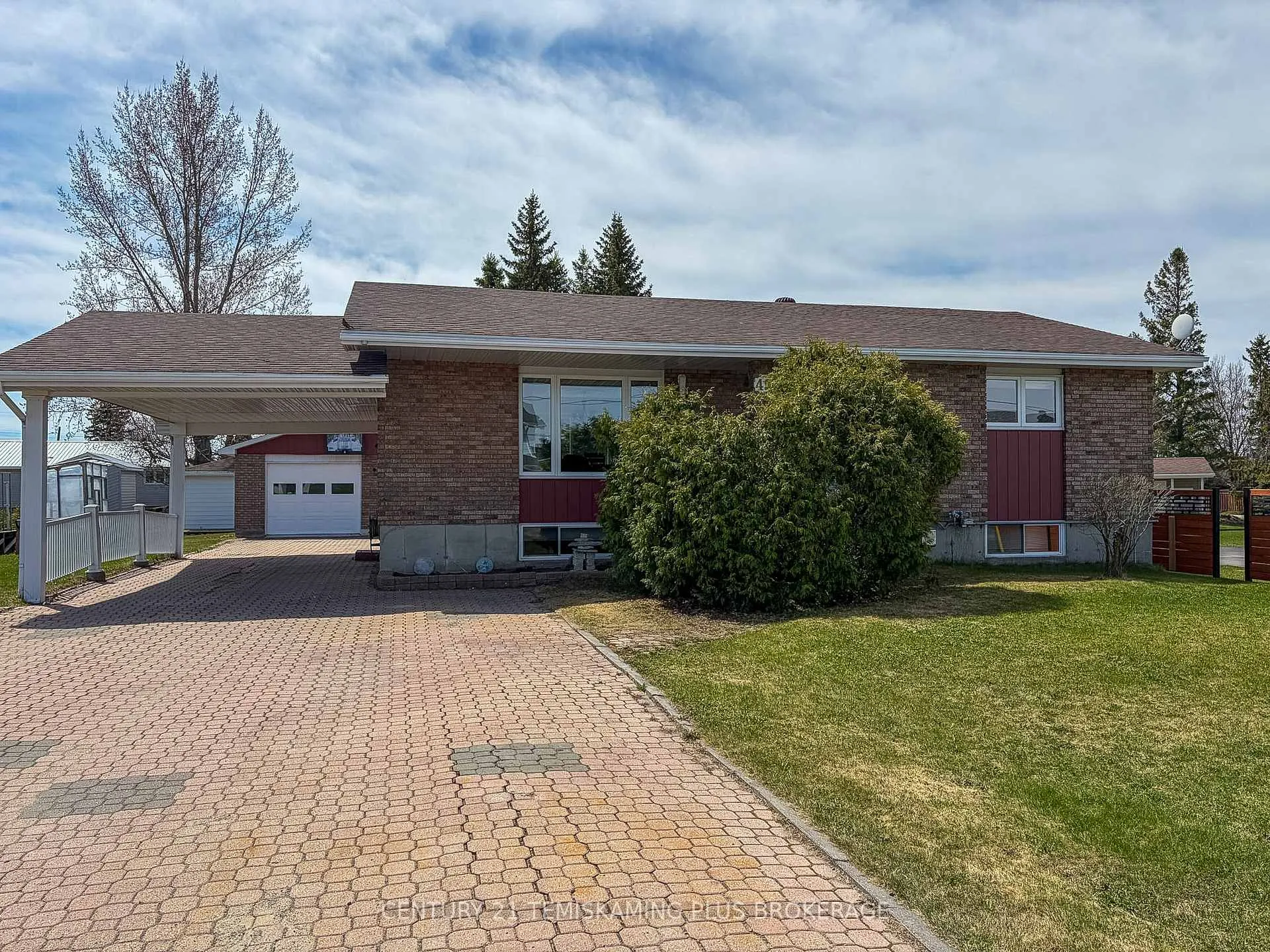 Photo 2 of 45 Twelfth Street E, Armstrong, Earlton — HOMEH
