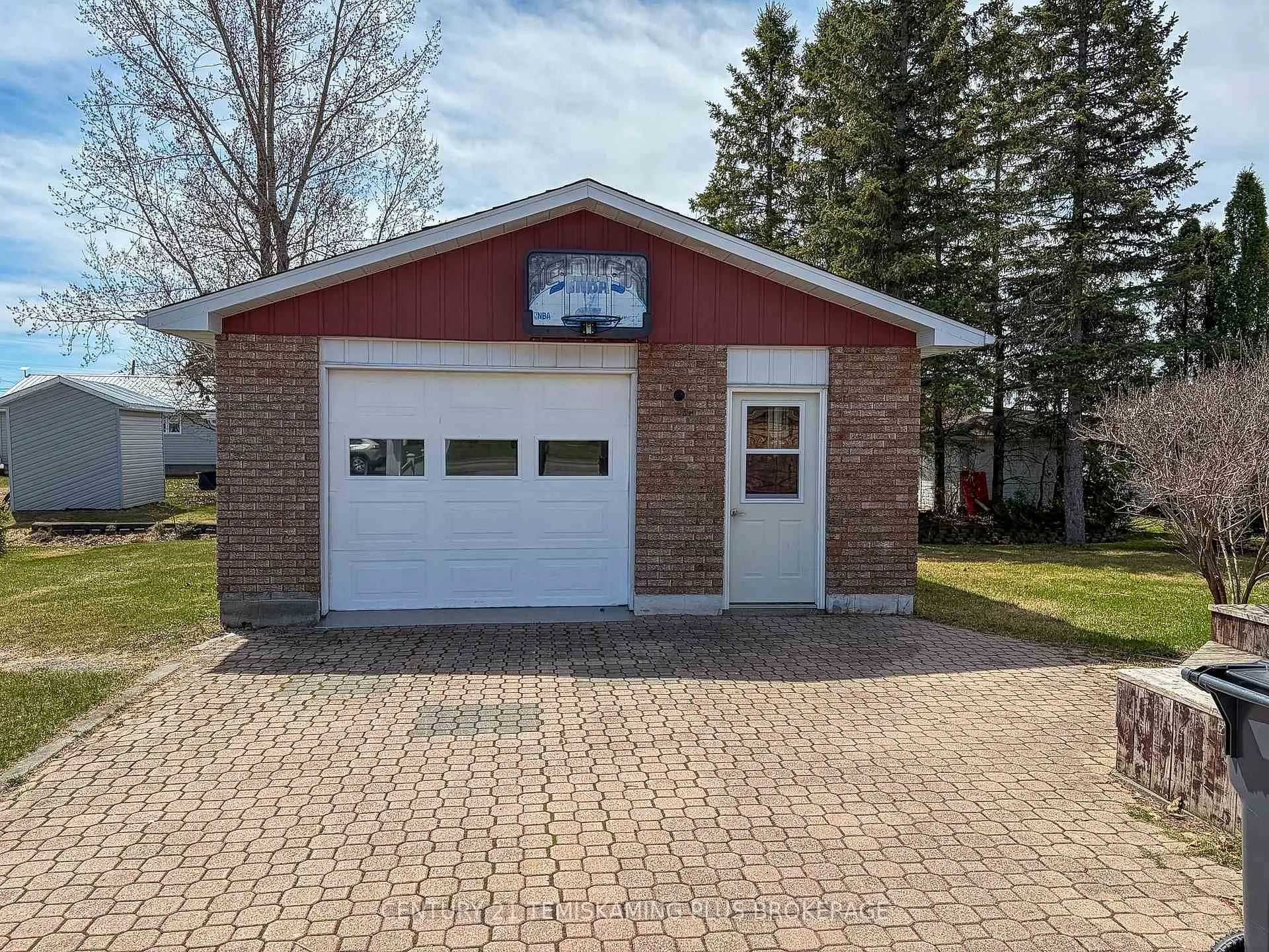 Photo 6 of 45 Twelfth Street E, Armstrong, Earlton — HOMEH