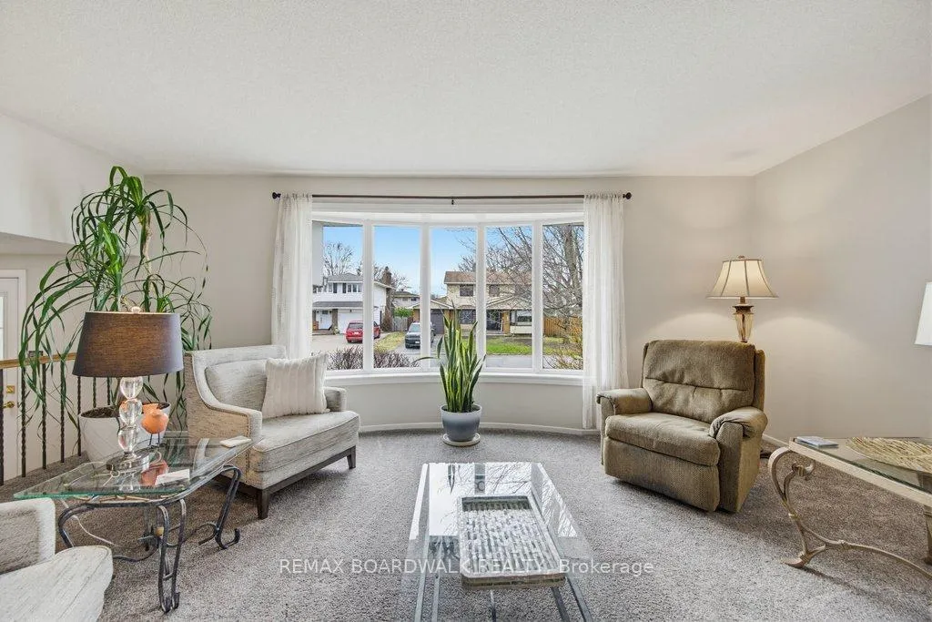 Photo 9 of 1703 Fieldstone Crescent, Ottawa, Convent Glen South — HOMEH