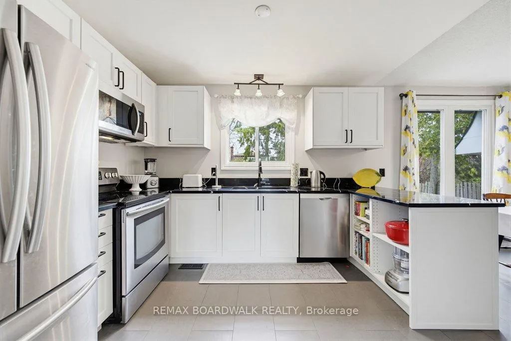Photo 12 of 1703 Fieldstone Crescent, Ottawa, Convent Glen South — HOMEH