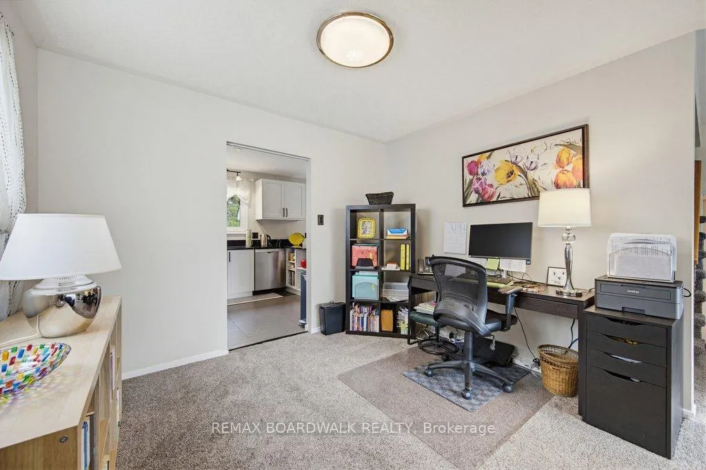 Photo 13 of 1703 Fieldstone Crescent, Ottawa, Convent Glen South — HOMEH