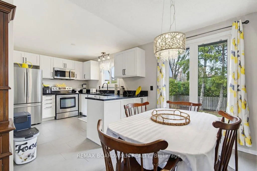 Photo 15 of 1703 Fieldstone Crescent, Ottawa, Convent Glen South — HOMEH