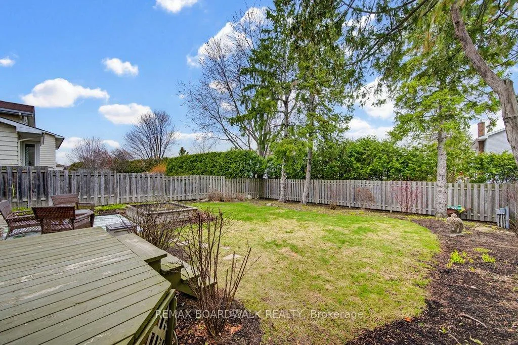 Photo 38 of 1703 Fieldstone Crescent, Ottawa, Convent Glen South — HOMEH
