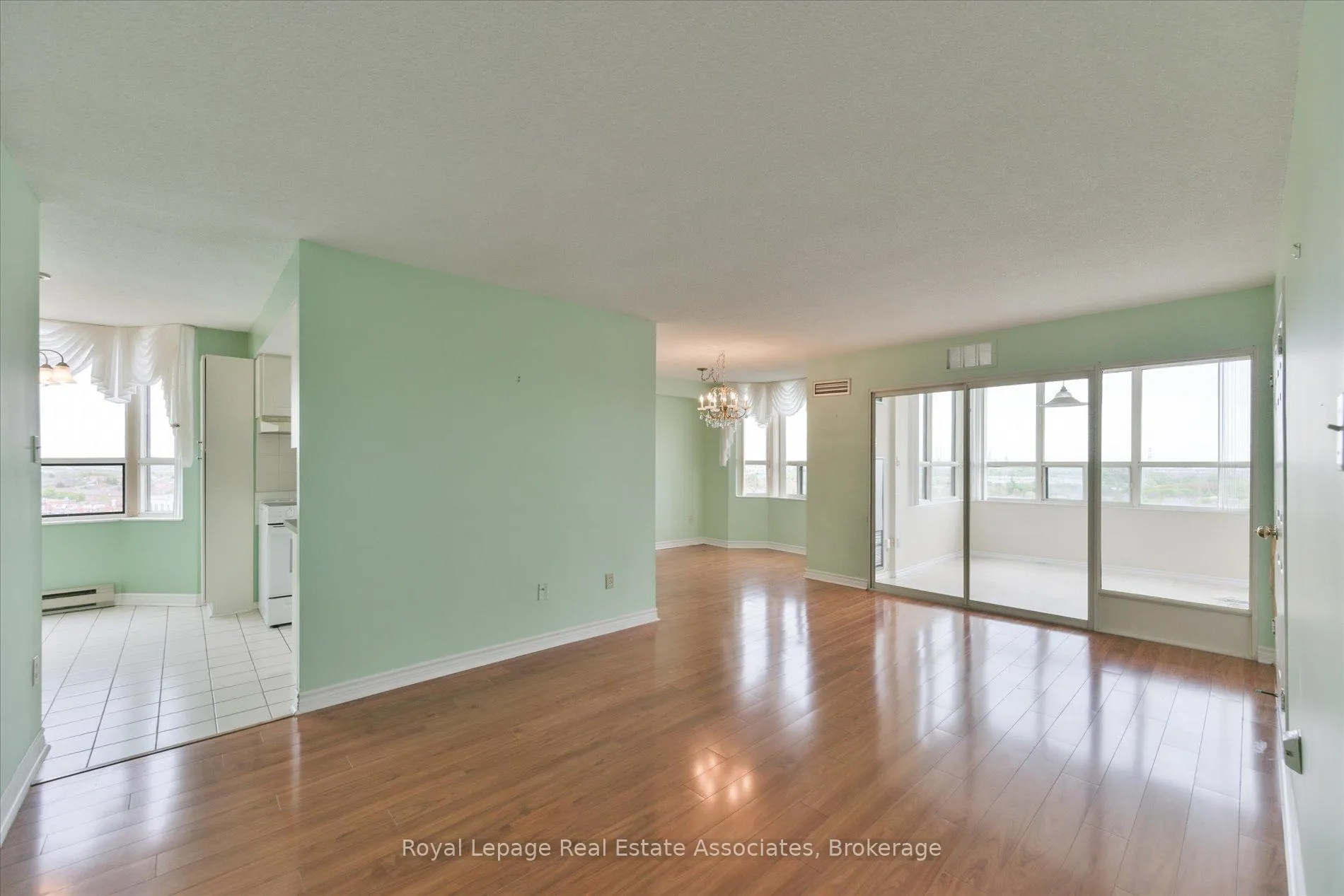 Photo 9 of Unit 1209, 10 Malta Avenue, Brampton, Fletcher's Creek South — HOMEH
