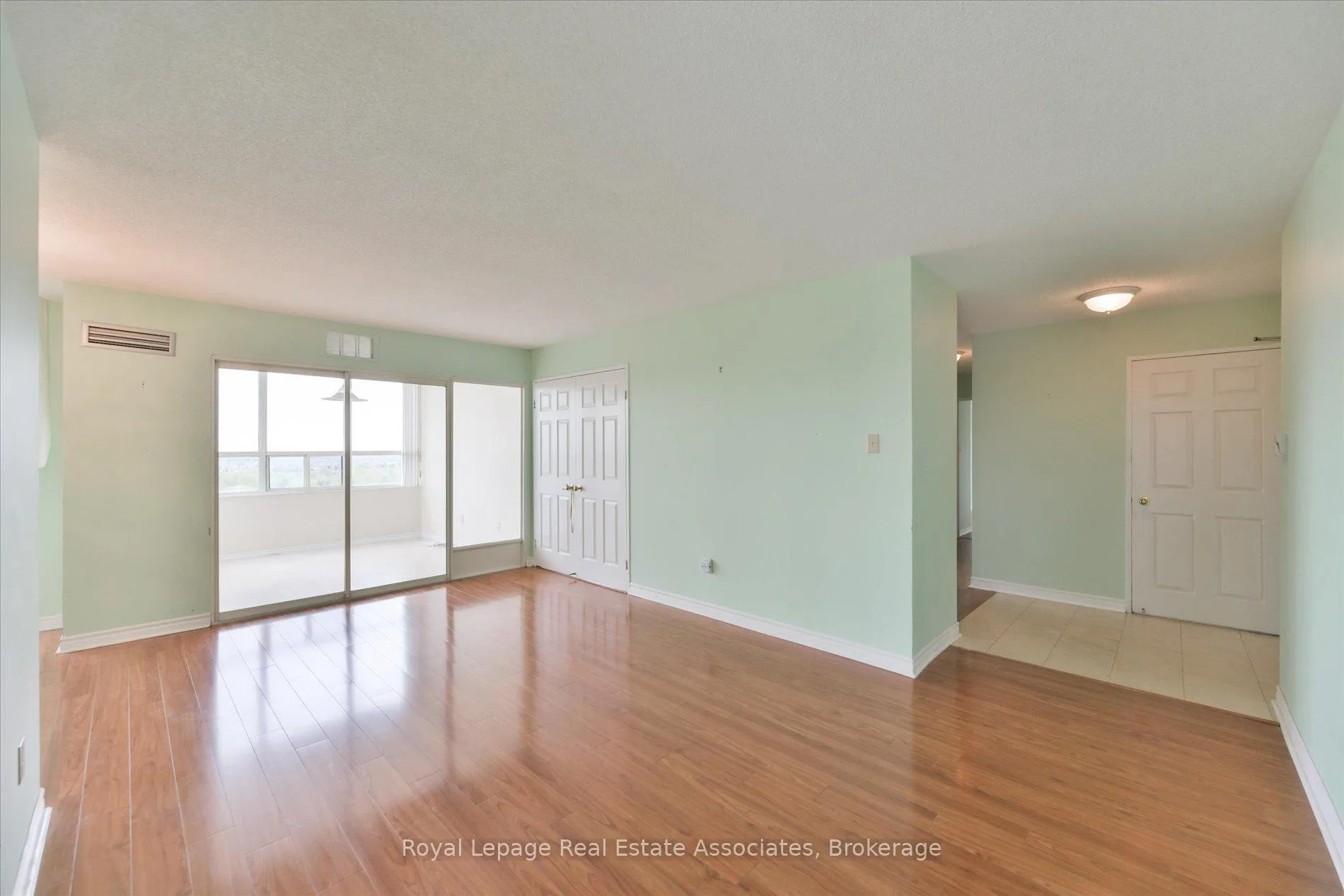 Photo 11 of Unit 1209, 10 Malta Avenue, Brampton, Fletcher's Creek South — HOMEH