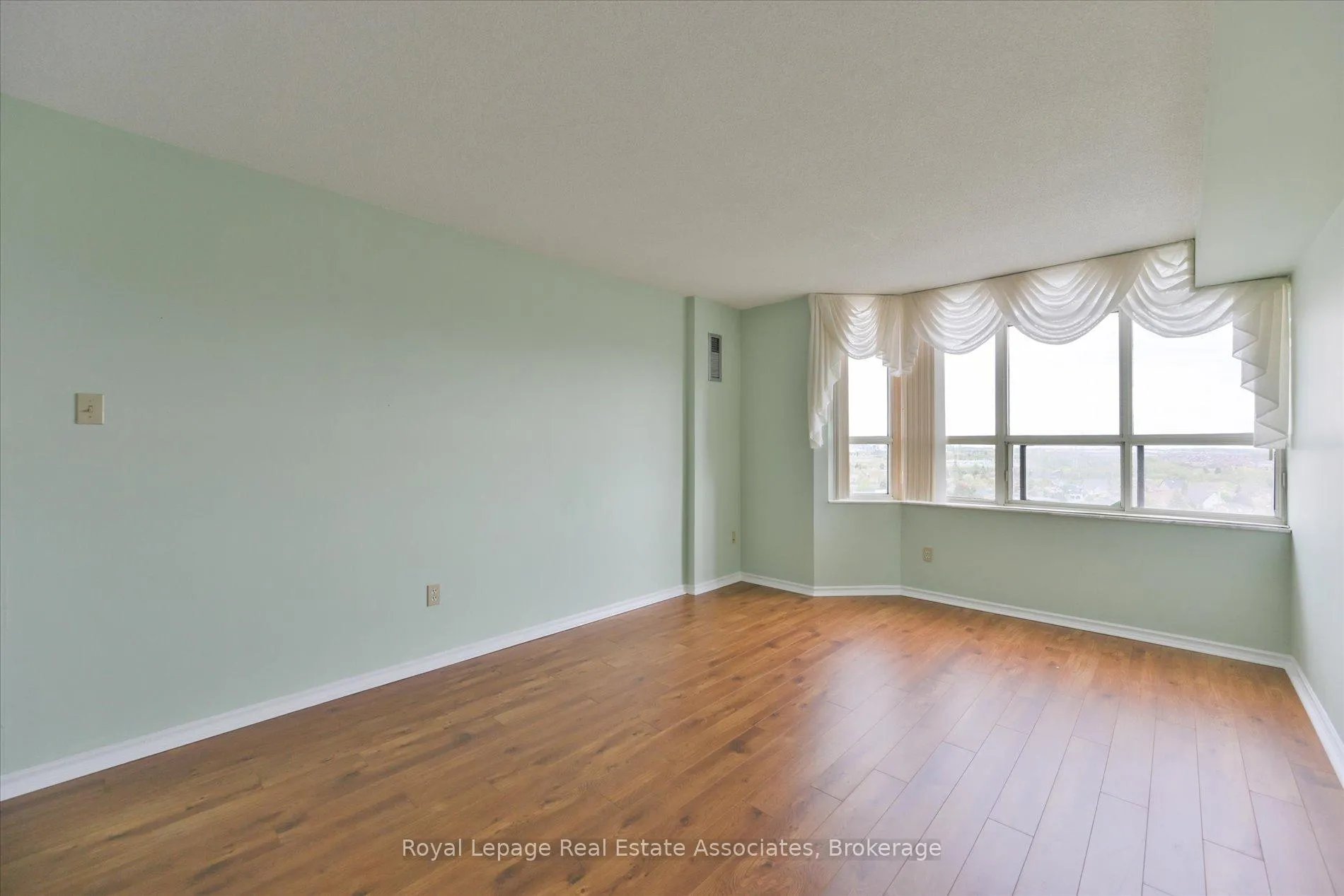 Photo 26 of Unit 1209, 10 Malta Avenue, Brampton, Fletcher's Creek South — HOMEH