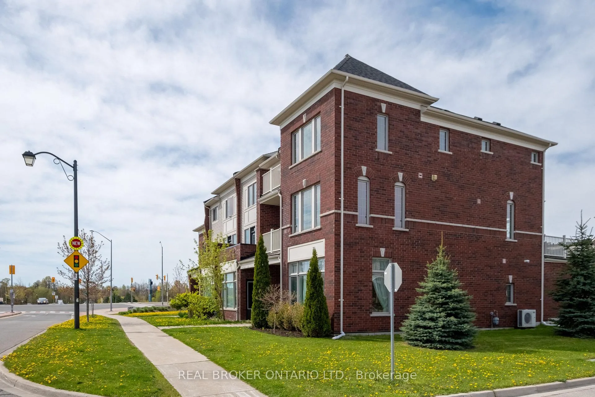 Photo 11 of 2 Mcdevitt Lane, Caledon, Caledon East — HOMEH
