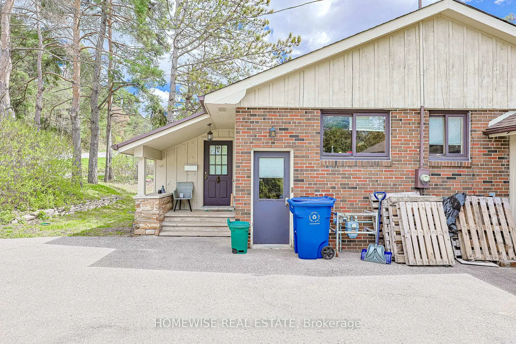 Photo 2 of 107 Ridge Road, Aurora, Aurora Estates — HOMEH