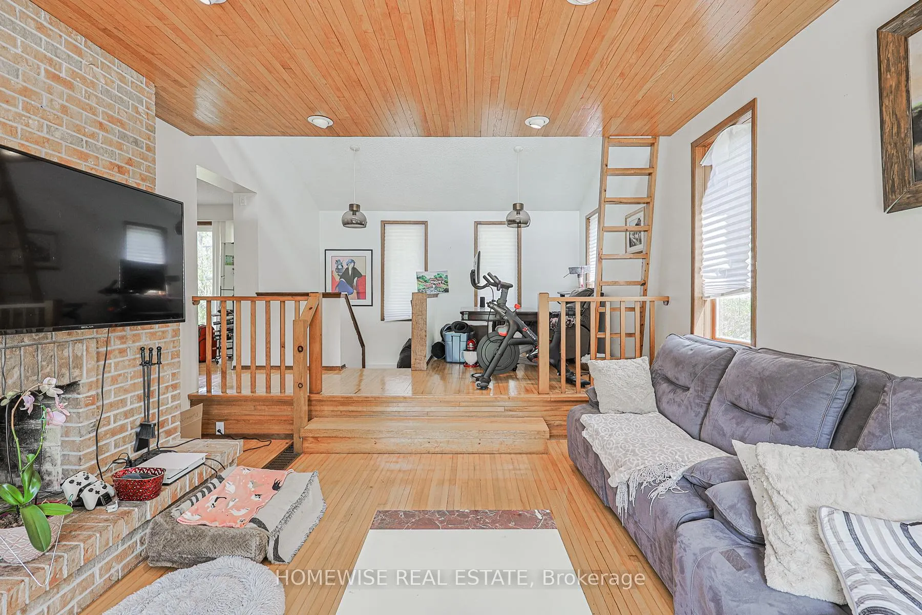 Photo 16 of 107 Ridge Road, Aurora, Aurora Estates — HOMEH