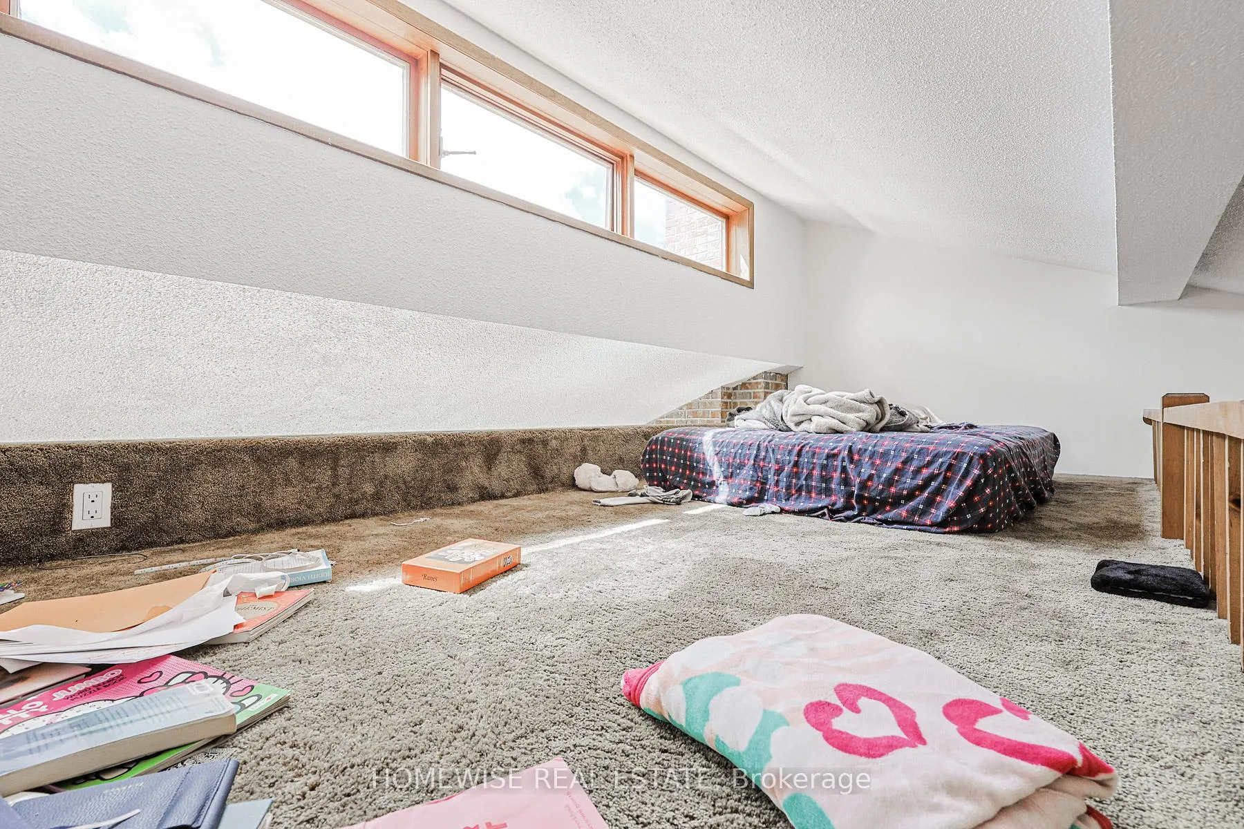 Photo 17 of 107 Ridge Road, Aurora, Aurora Estates — HOMEH
