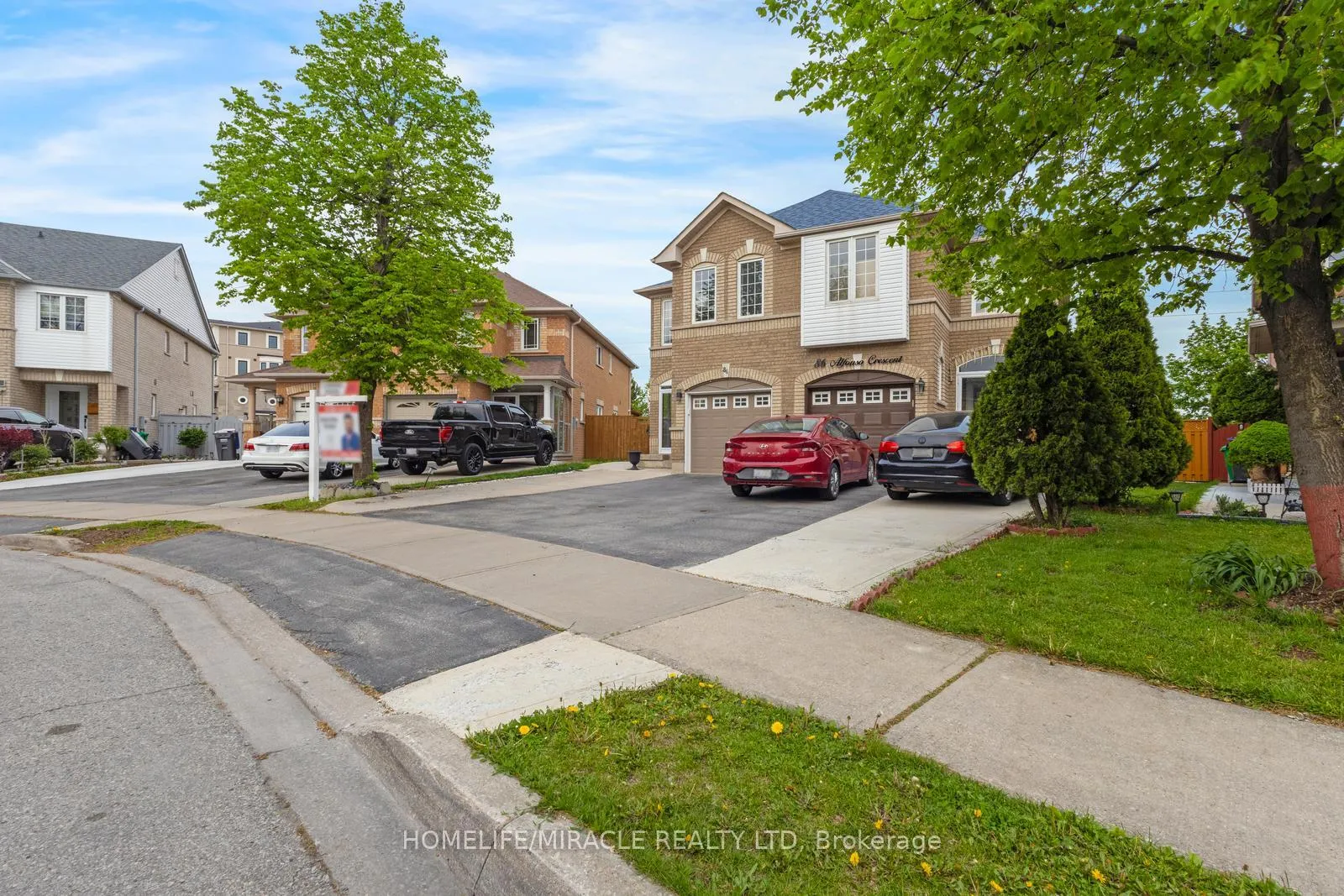 Photo 3 of 84 Alfonso Crescent, Brampton, Bram East — HOMEH