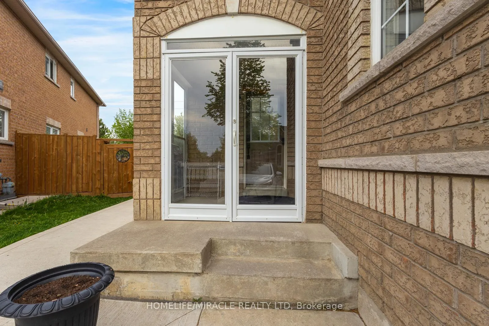 Photo 5 of 84 Alfonso Crescent, Brampton, Bram East — HOMEH