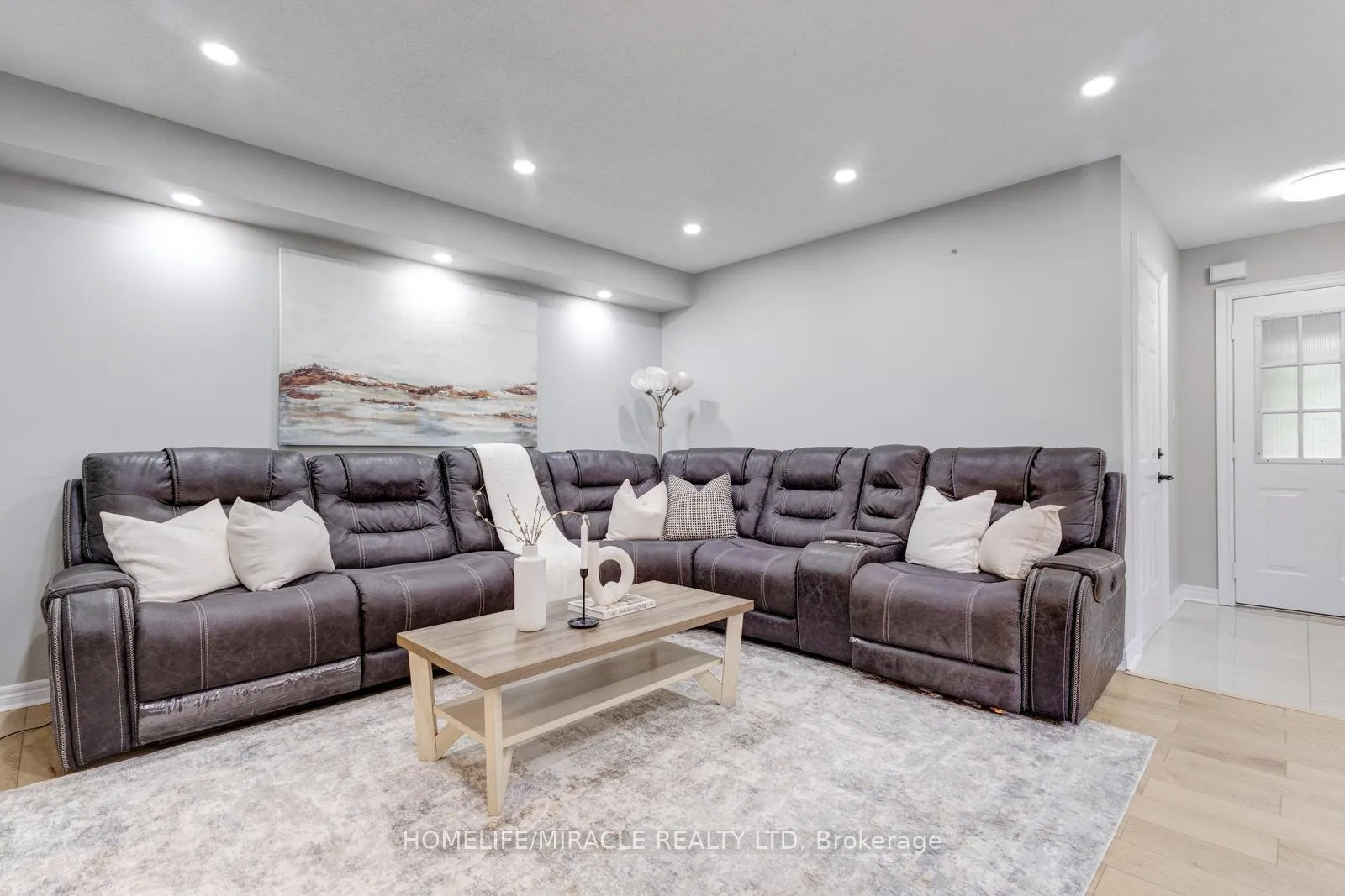Photo 10 of 84 Alfonso Crescent, Brampton, Bram East — HOMEH