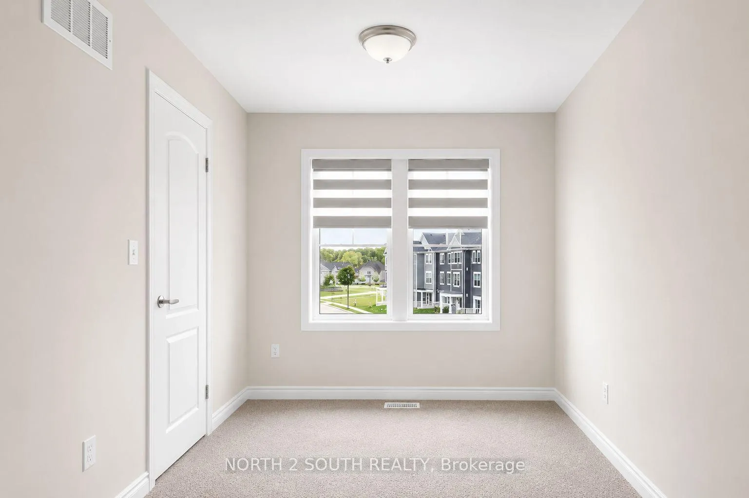 Photo 10 of 30 Lana Circle, Wasaga Beach — HOMEH
