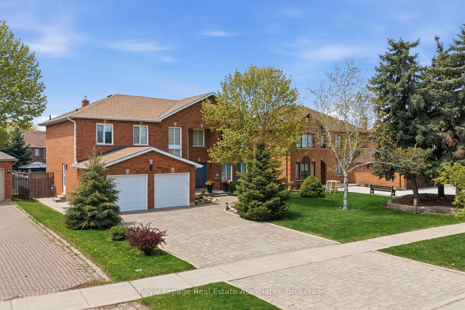 Photo 2 of 160 Fifth Avenue, Vaughan, East Woodbridge — HOMEH