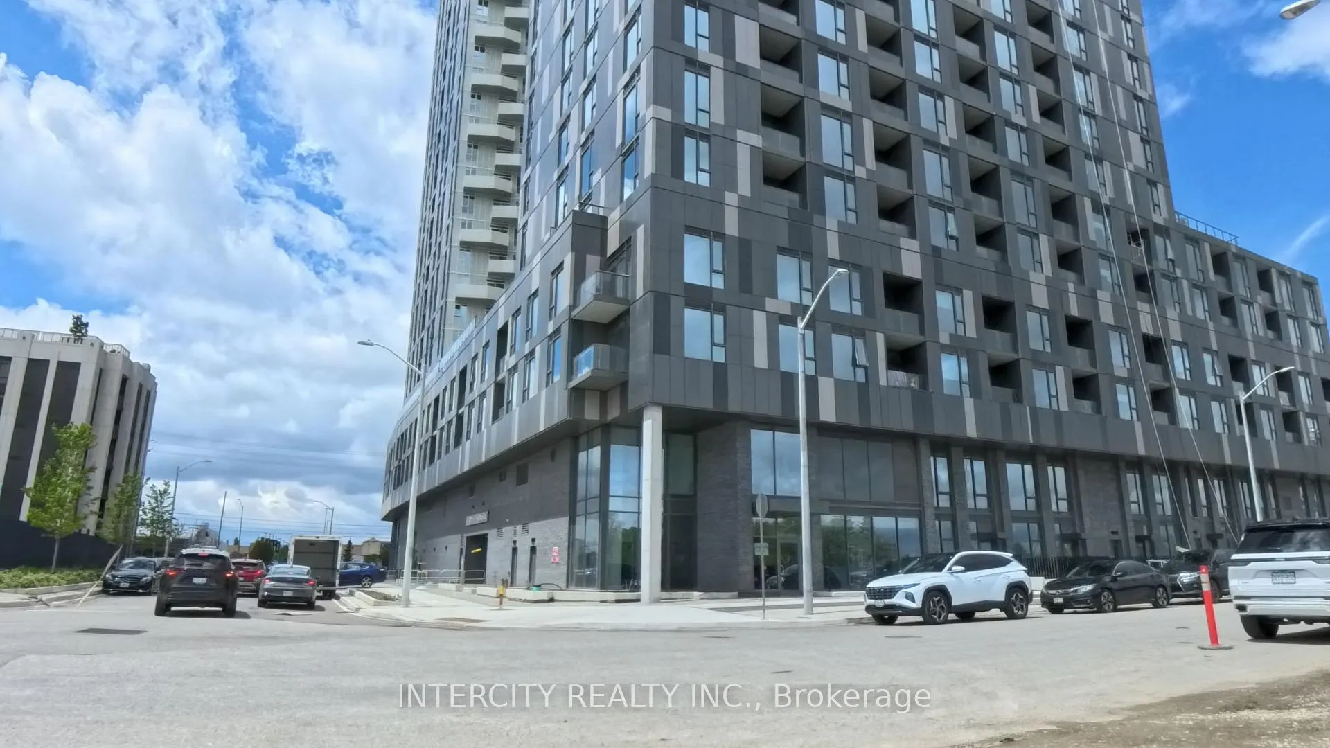 Photo 2 of Unit 1710, 474 Caldari Road, Vaughan, Concord — HOMEH