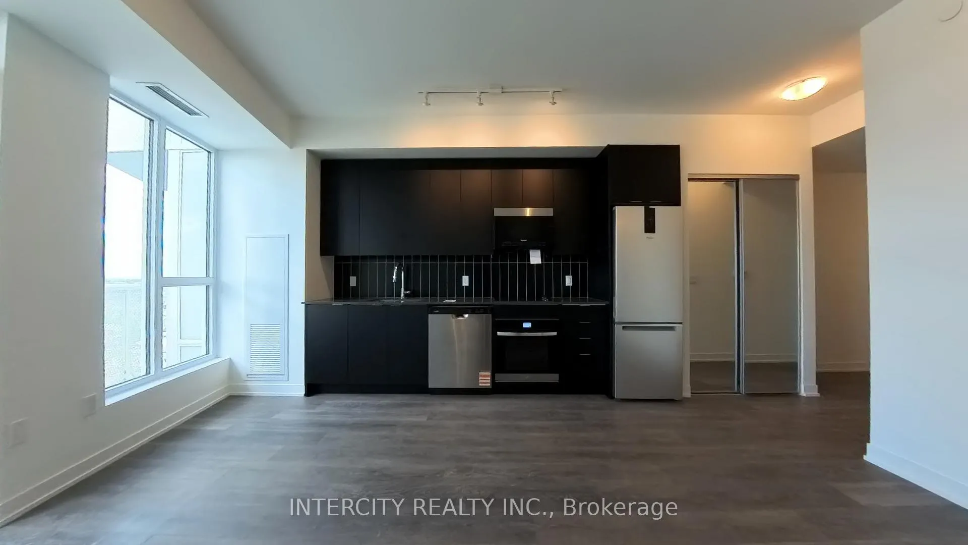 Photo 10 of Unit 1710, 474 Caldari Road, Vaughan, Concord — HOMEH
