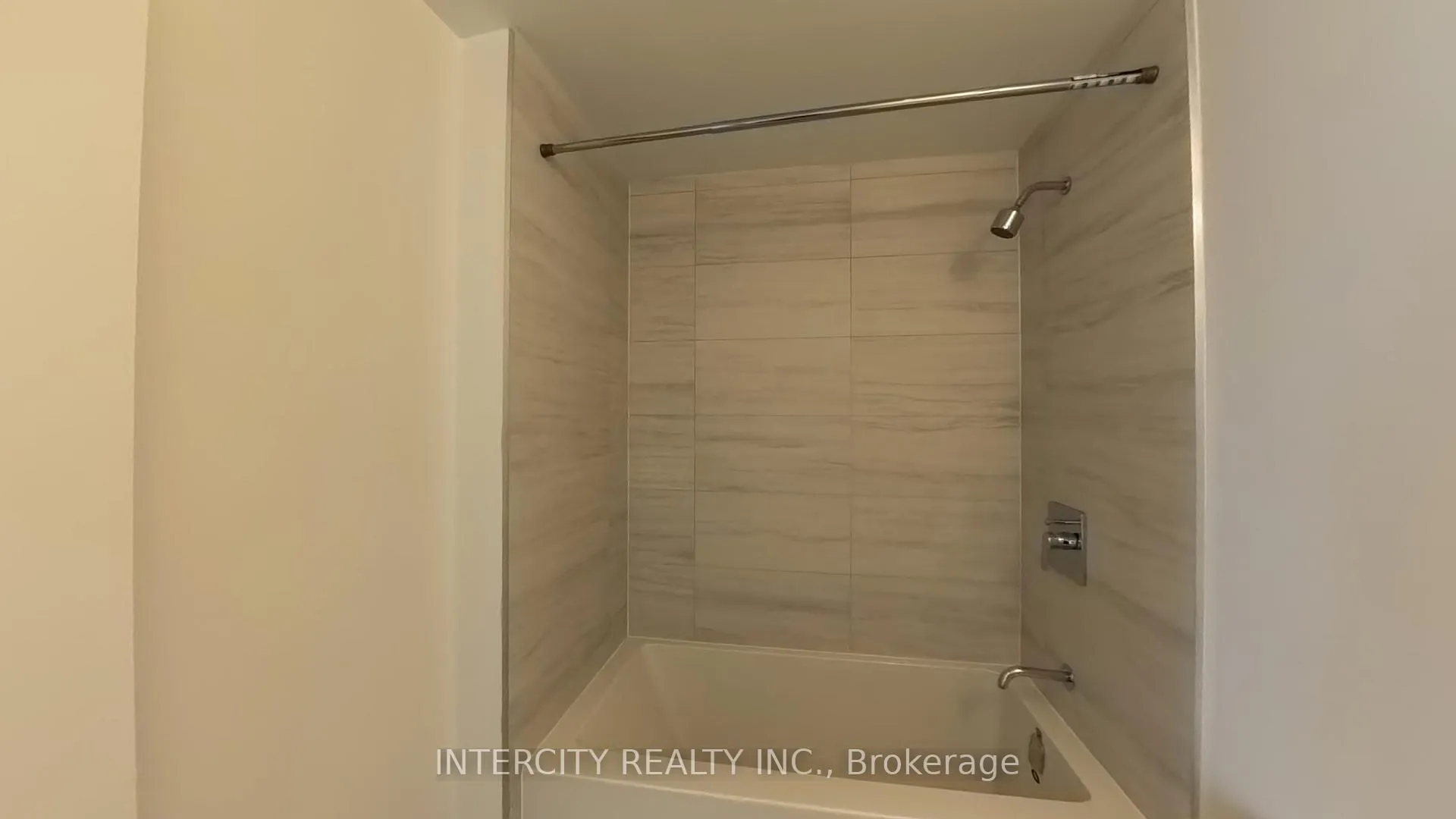 Photo 15 of Unit 1710, 474 Caldari Road, Vaughan, Concord — HOMEH