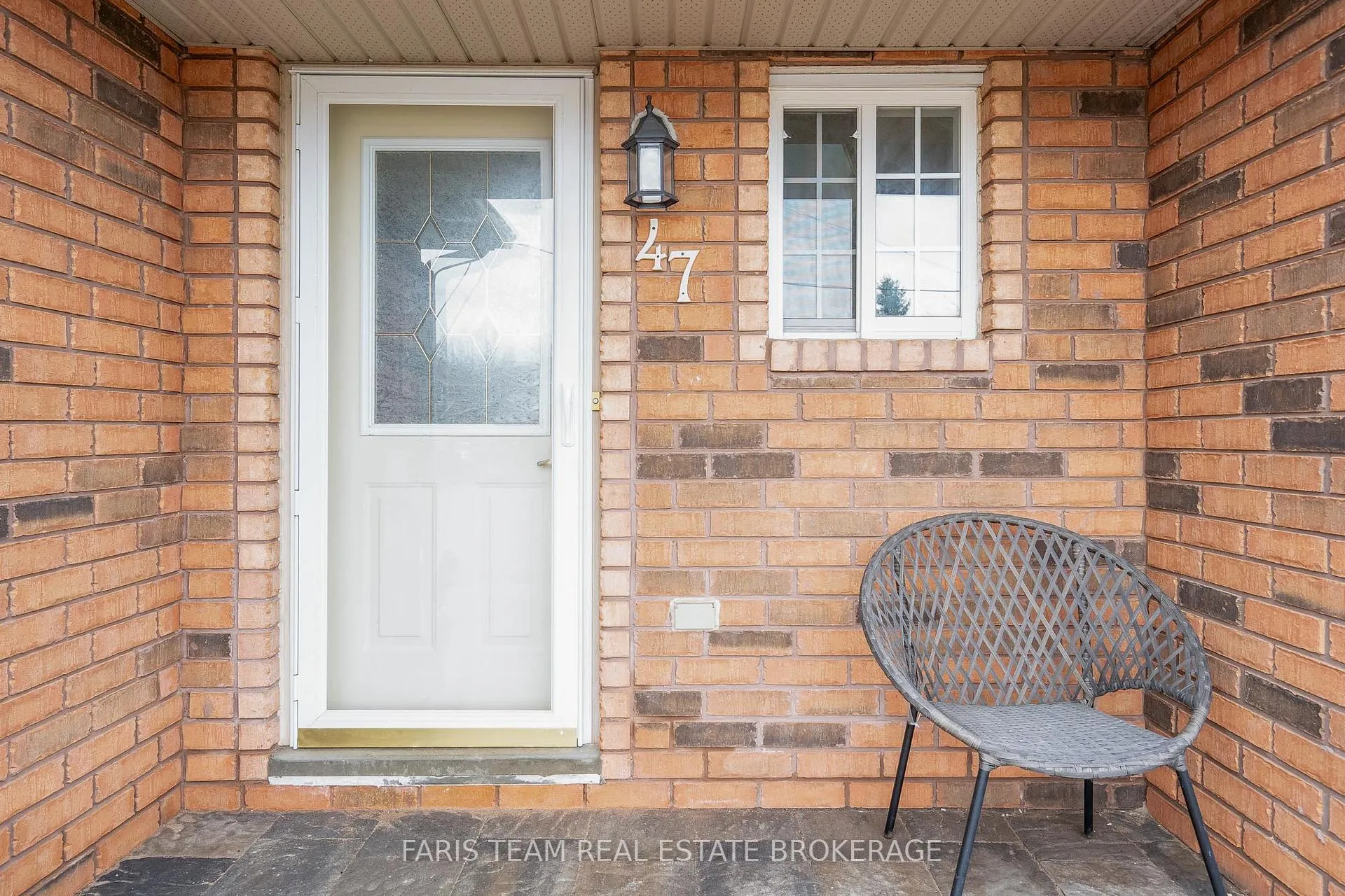 Photo 3 of 47 Bibby Court, Barrie, Holly — HOMEH