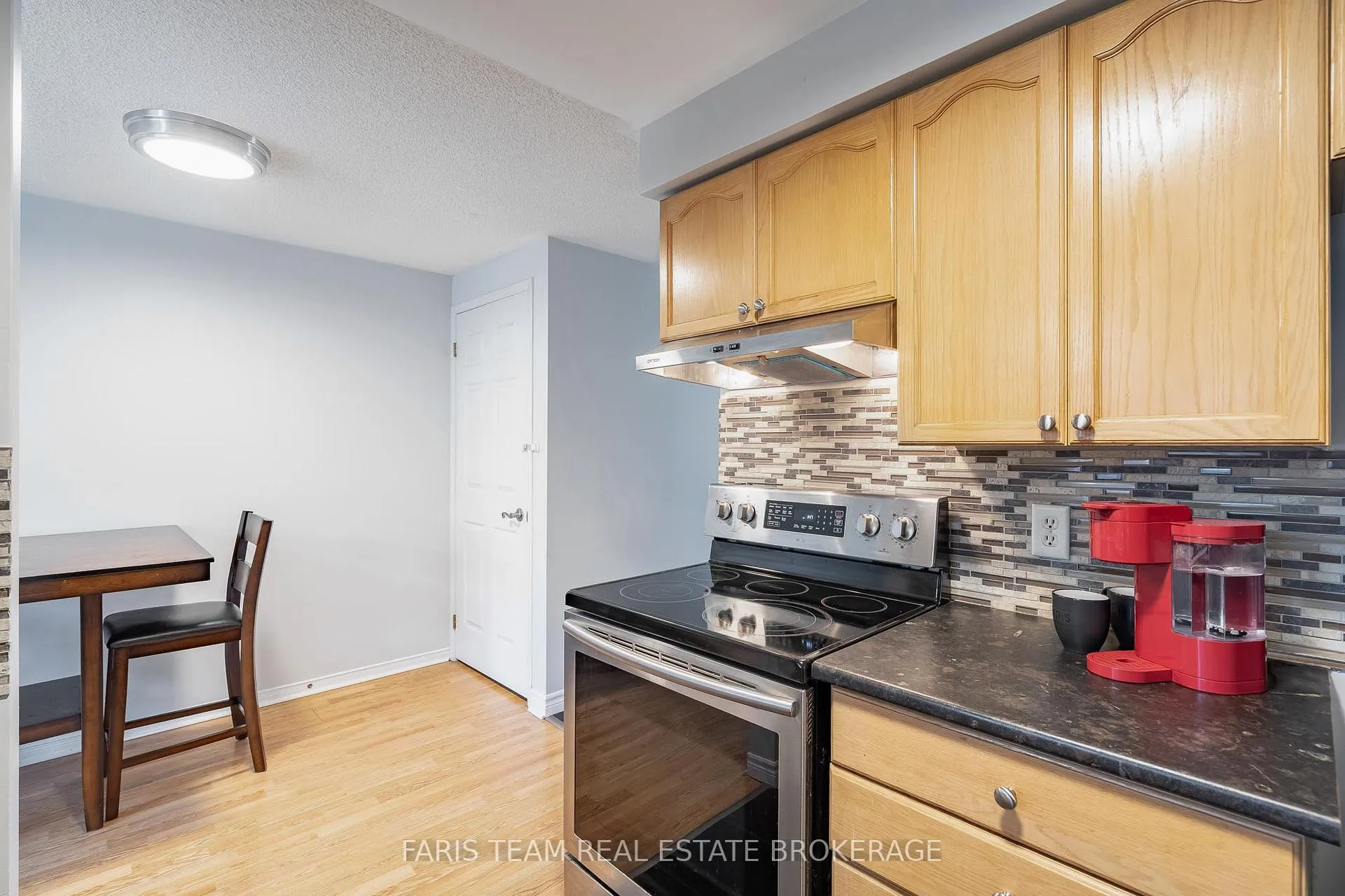 Photo 5 of 47 Bibby Court, Barrie, Holly — HOMEH