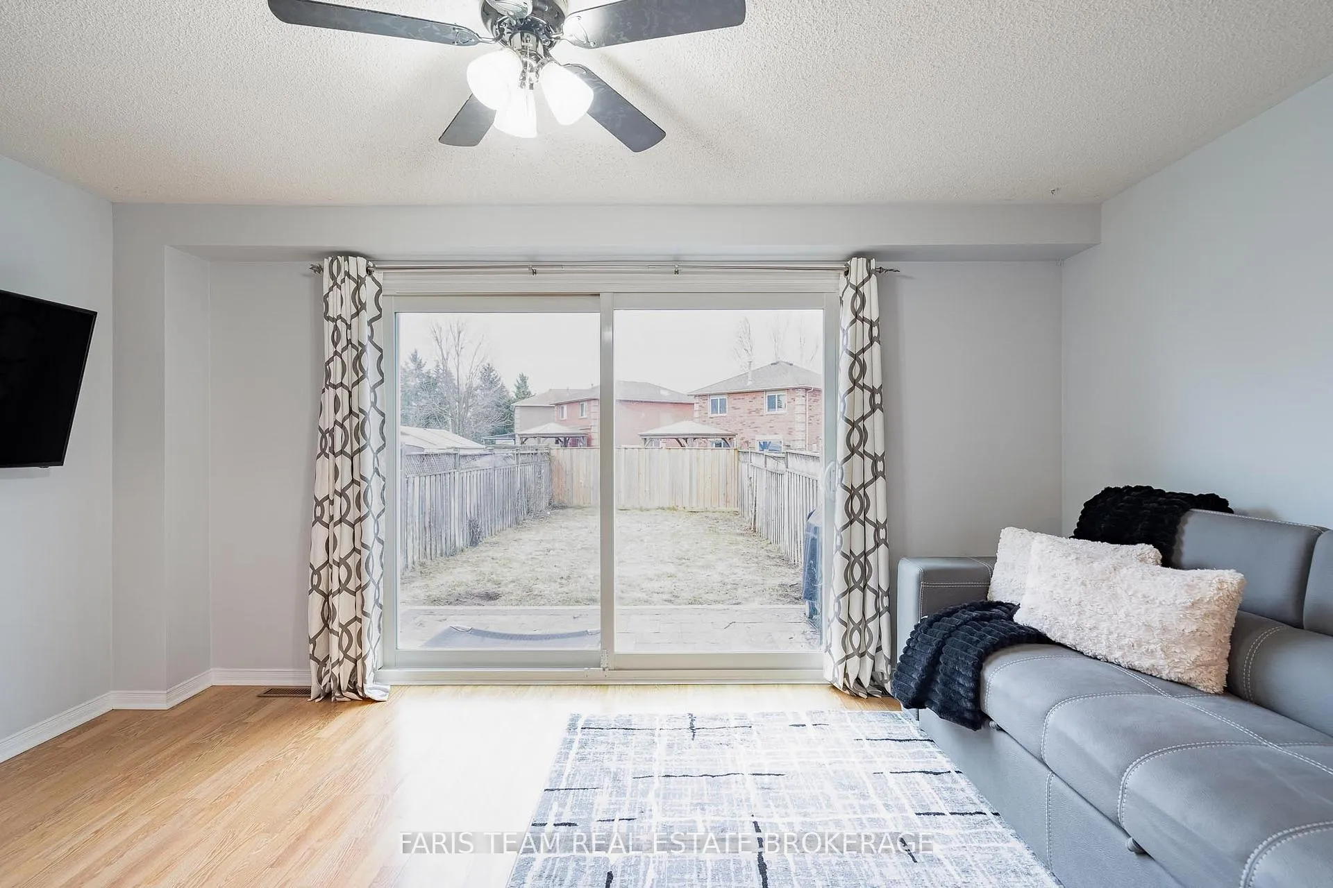 Photo 9 of 47 Bibby Court, Barrie, Holly — HOMEH