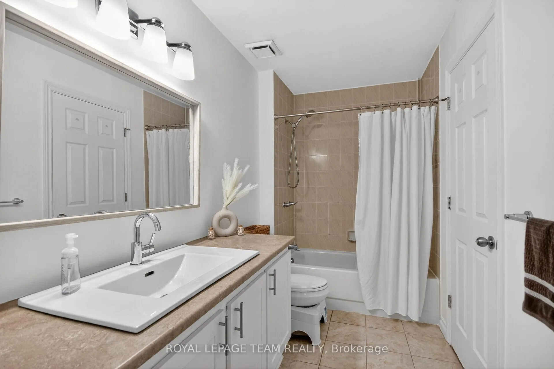 Photo 20 of Unit 5M, 22 Goulbourn Way, Ottawa, Stittsville (South) — HOMEH