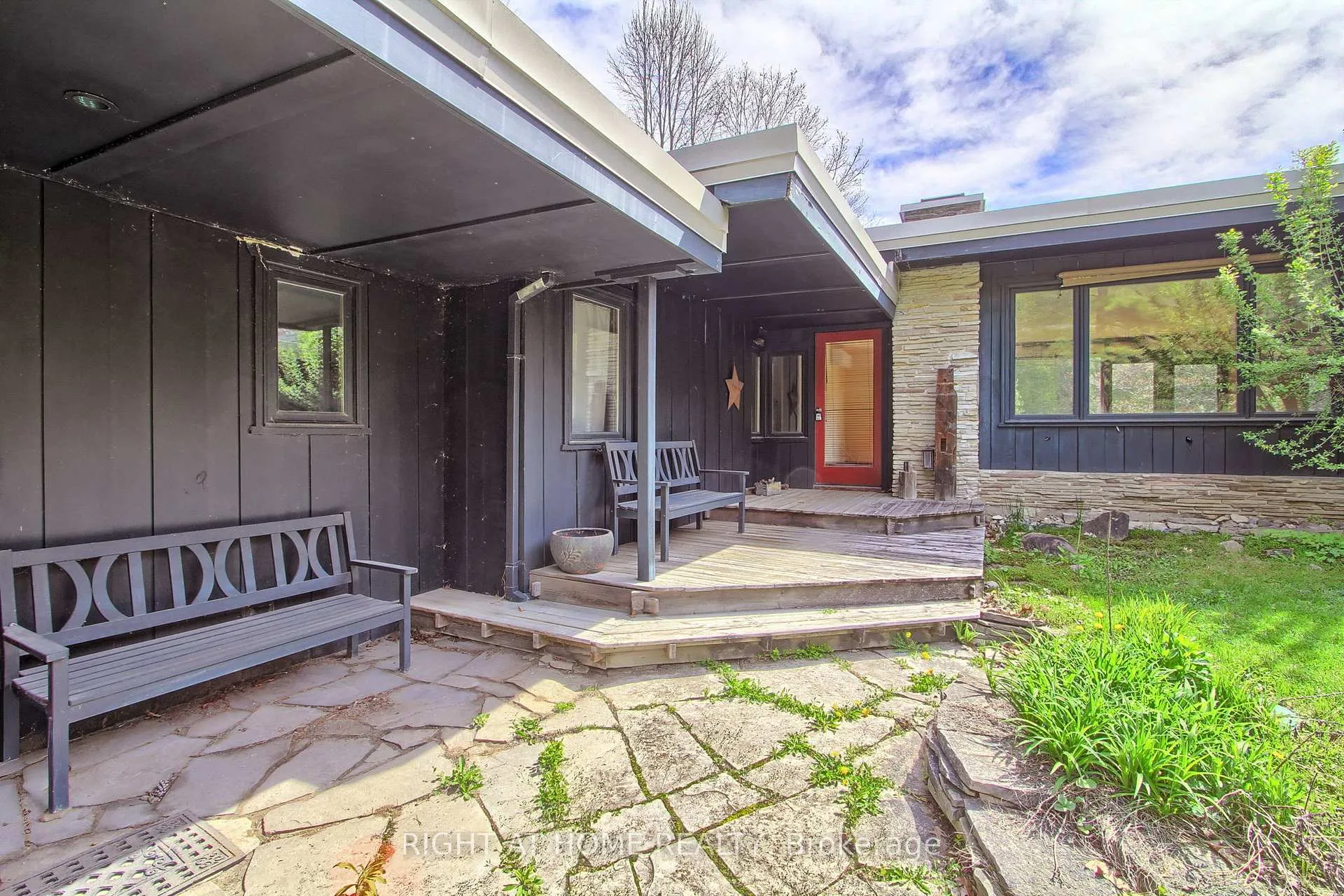Photo 4 of 115 Valley Road, Vaughan, Kleinburg — HOMEH