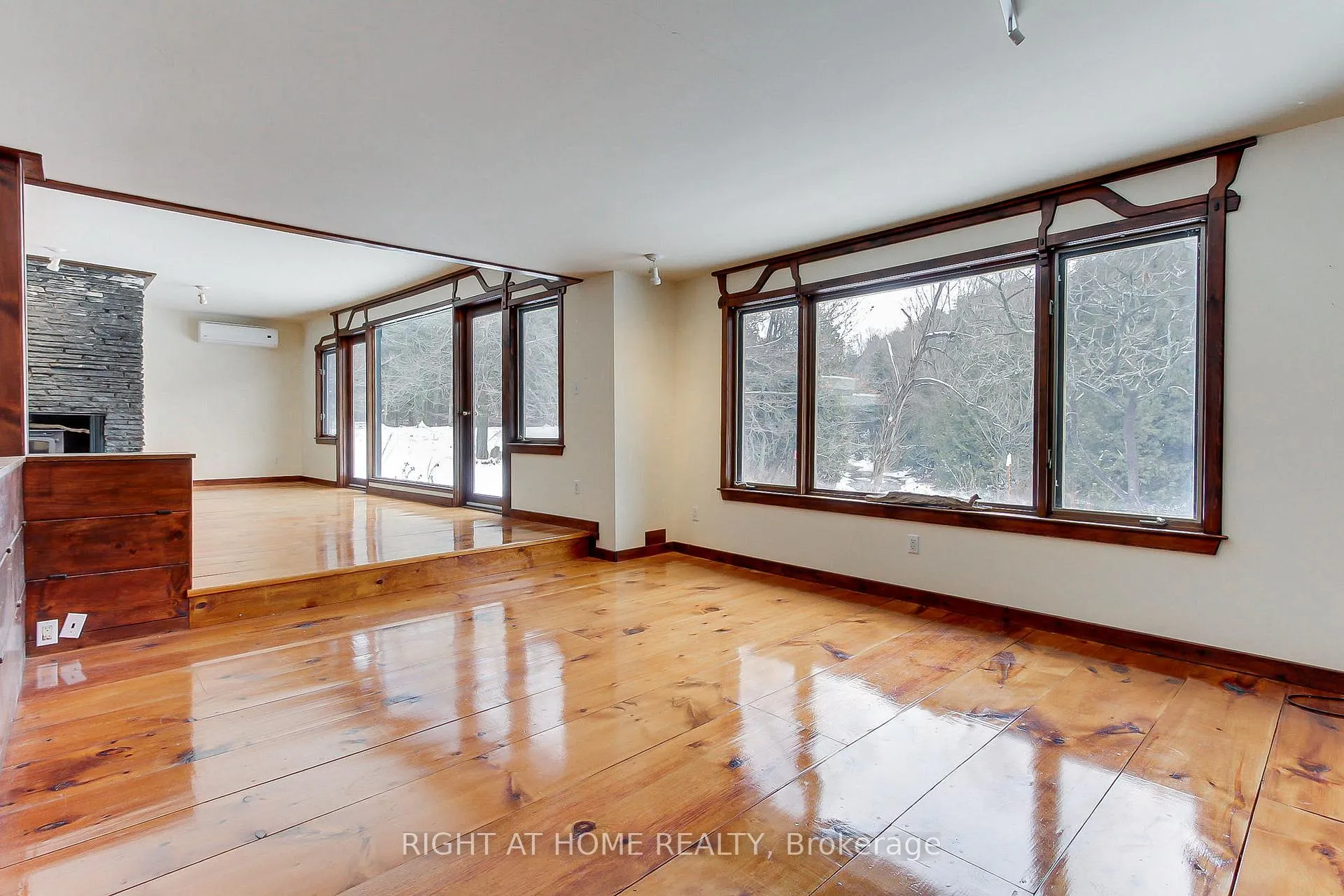Photo 15 of 115 Valley Road, Vaughan, Kleinburg — HOMEH