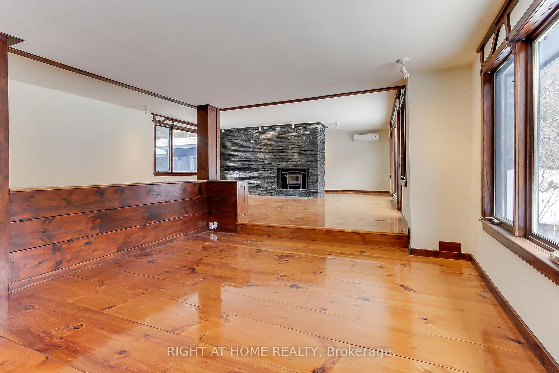 Photo 17 of 115 Valley Road, Vaughan, Kleinburg — HOMEH