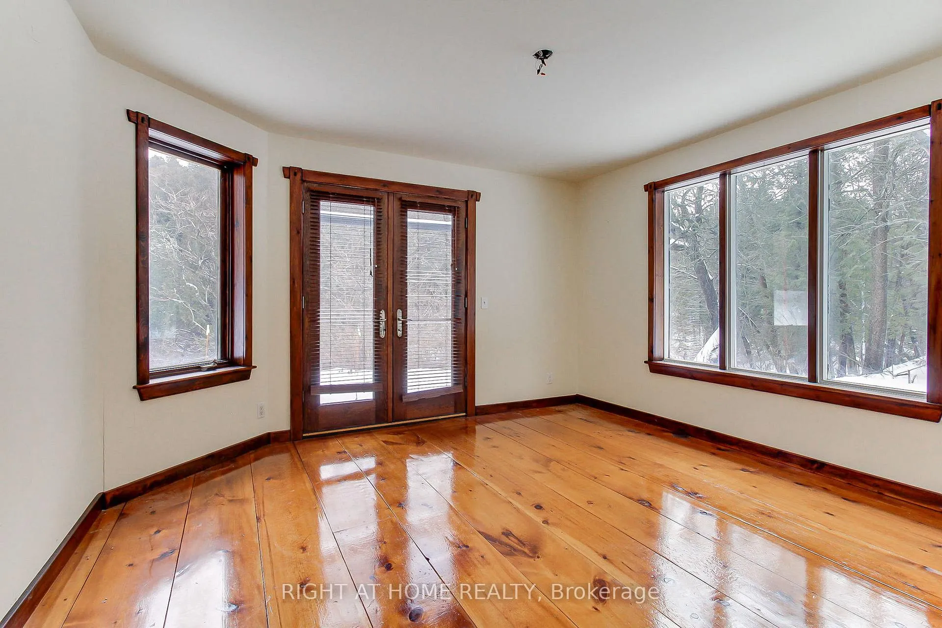 Photo 23 of 115 Valley Road, Vaughan, Kleinburg — HOMEH
