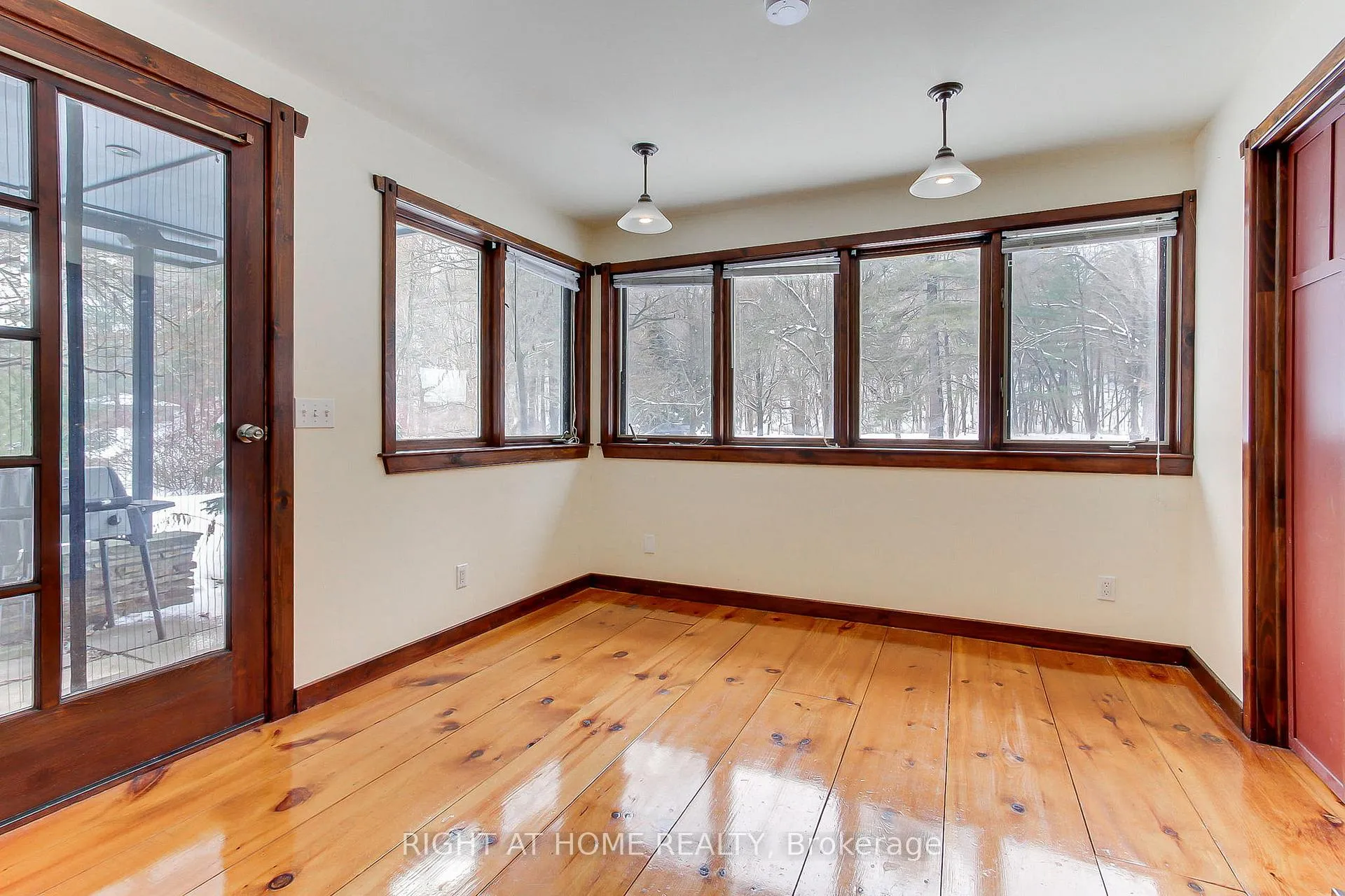 Photo 29 of 115 Valley Road, Vaughan, Kleinburg — HOMEH