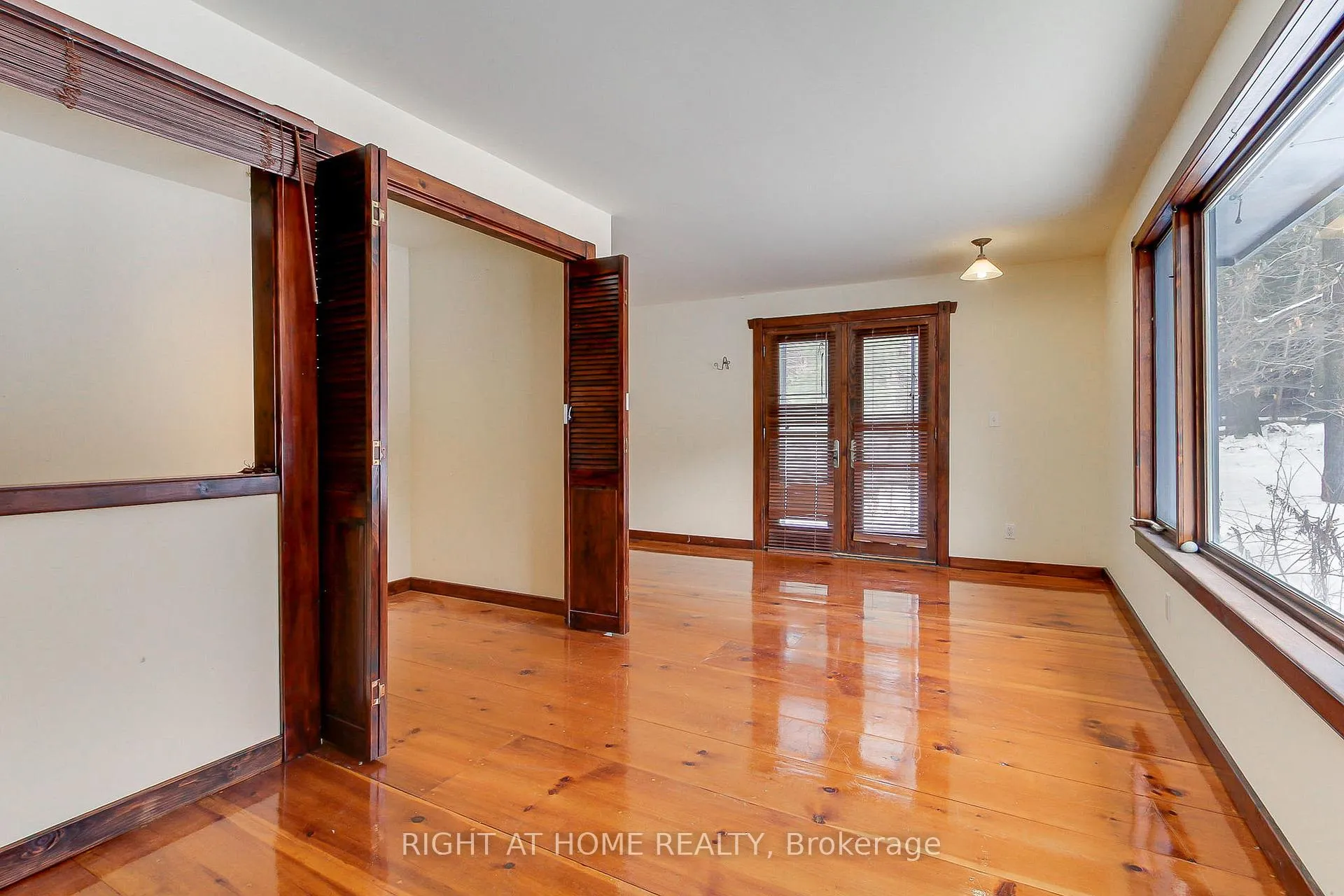 Photo 36 of 115 Valley Road, Vaughan, Kleinburg — HOMEH