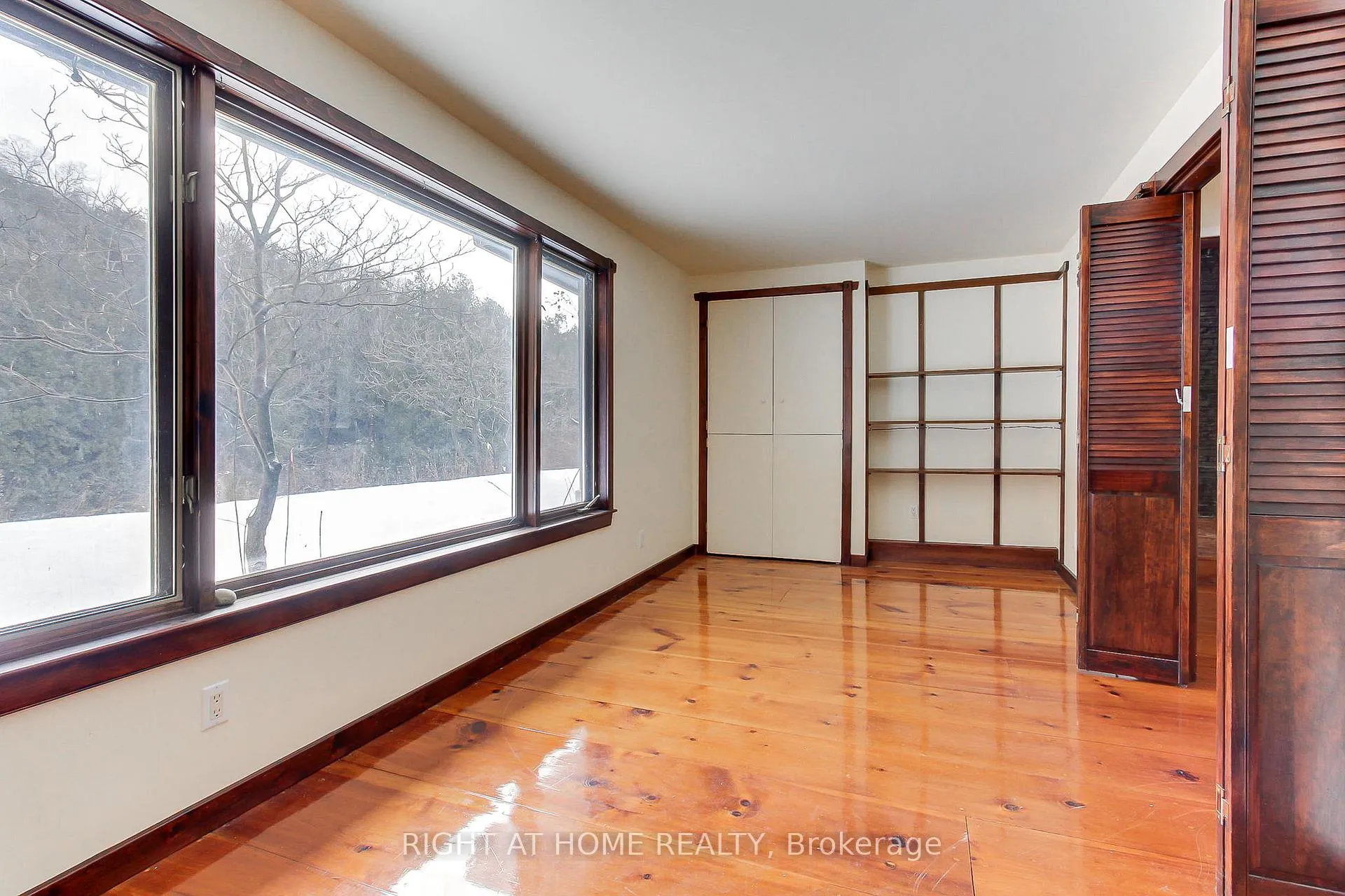 Photo 39 of 115 Valley Road, Vaughan, Kleinburg — HOMEH