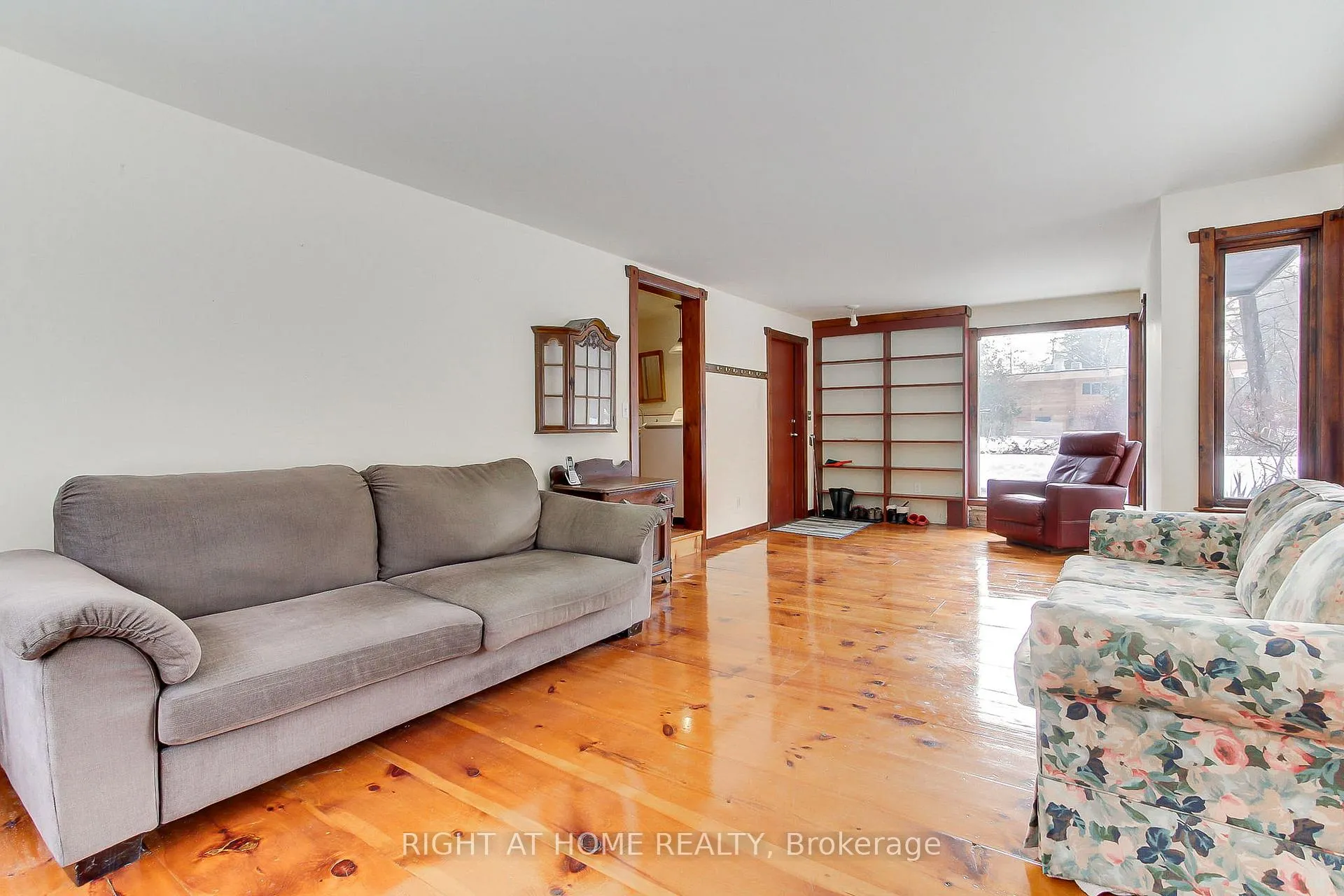 Photo 50 of 115 Valley Road, Vaughan, Kleinburg — HOMEH