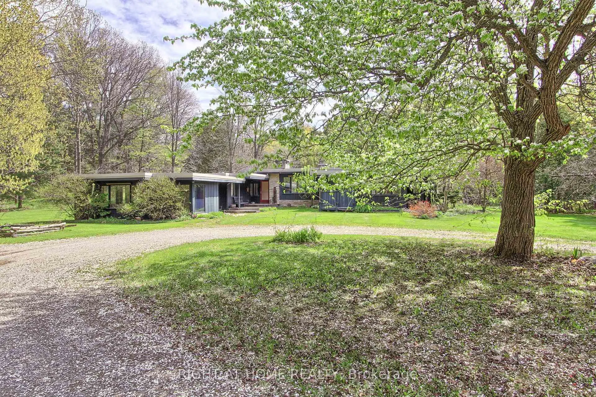 Photo 54 of 115 Valley Road, Vaughan, Kleinburg — HOMEH