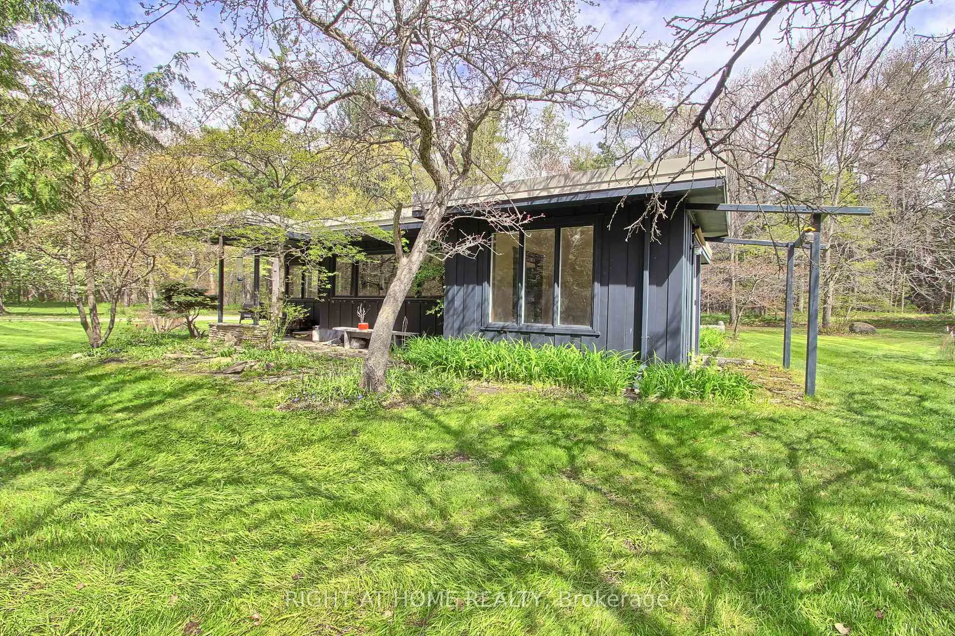 Photo 55 of 115 Valley Road, Vaughan, Kleinburg — HOMEH