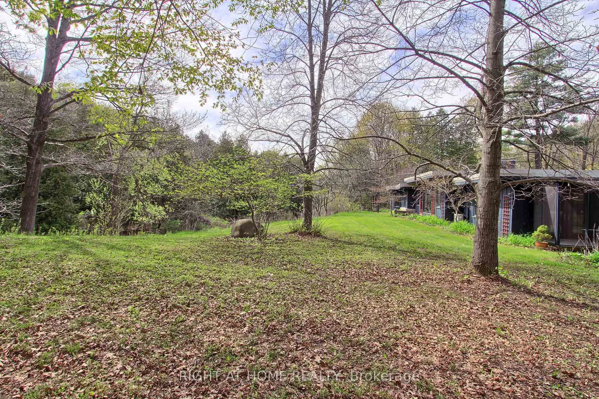 Photo 56 of 115 Valley Road, Vaughan, Kleinburg — HOMEH