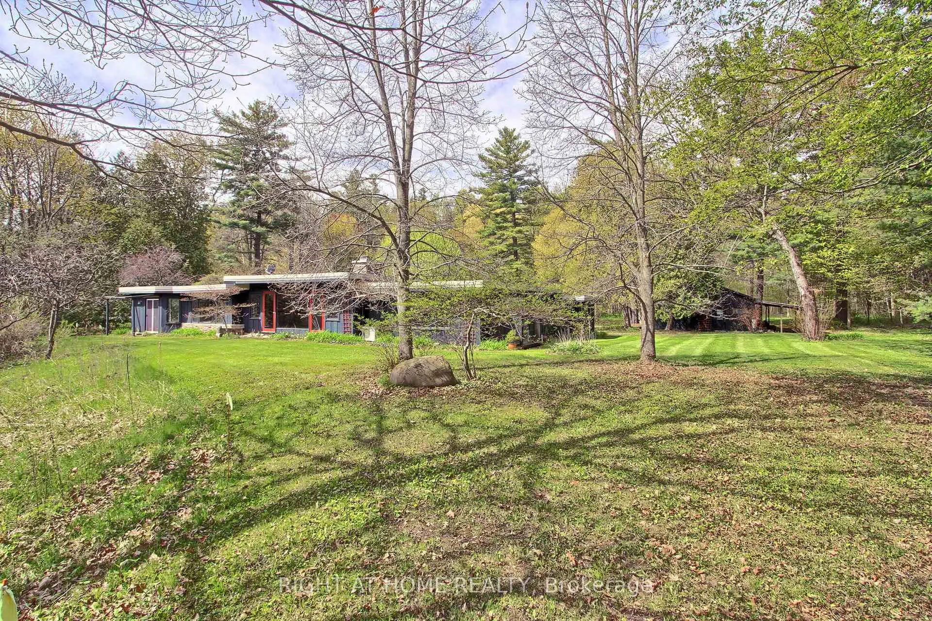 Photo 61 of 115 Valley Road, Vaughan, Kleinburg — HOMEH